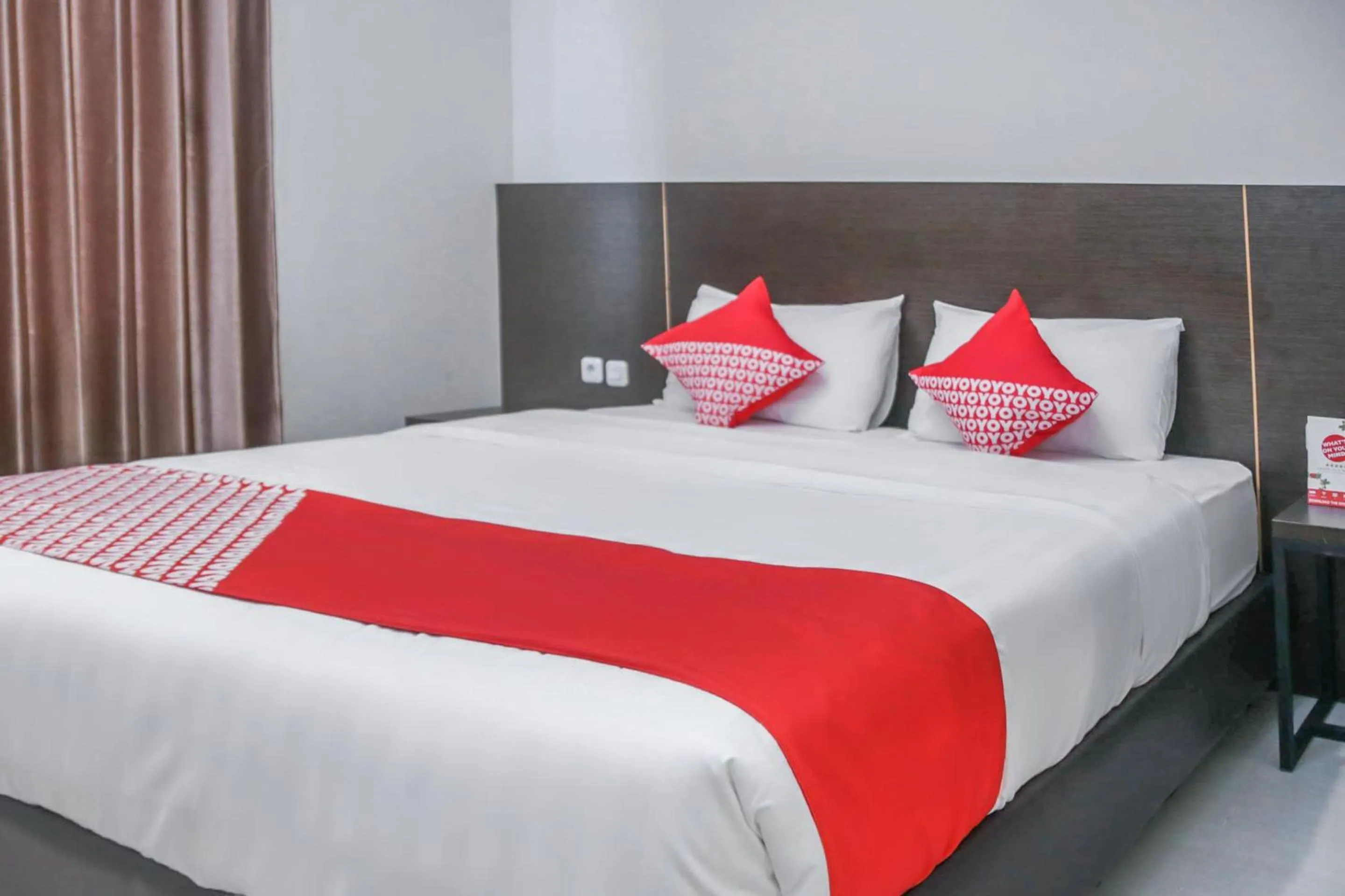 Bedroom, Bed in Hotel O Azzahra Guest House Syariah