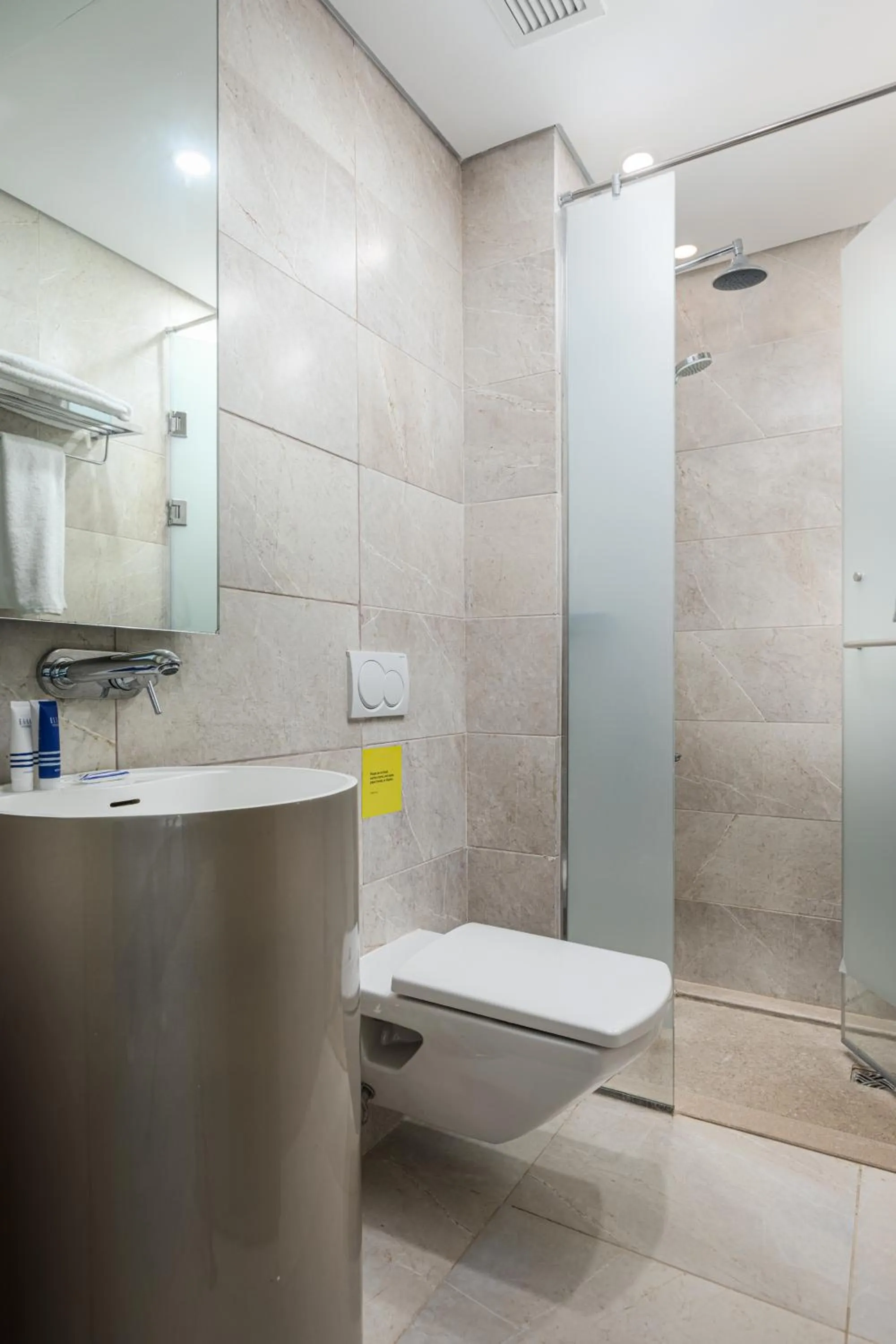 Shower in The G Hotel Seashell