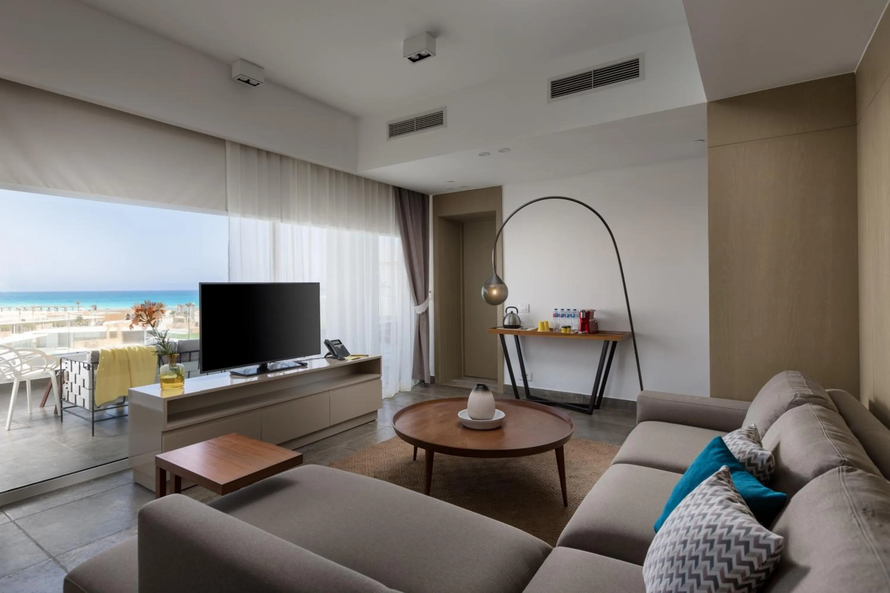 TV and multimedia in The G Hotel Seashell