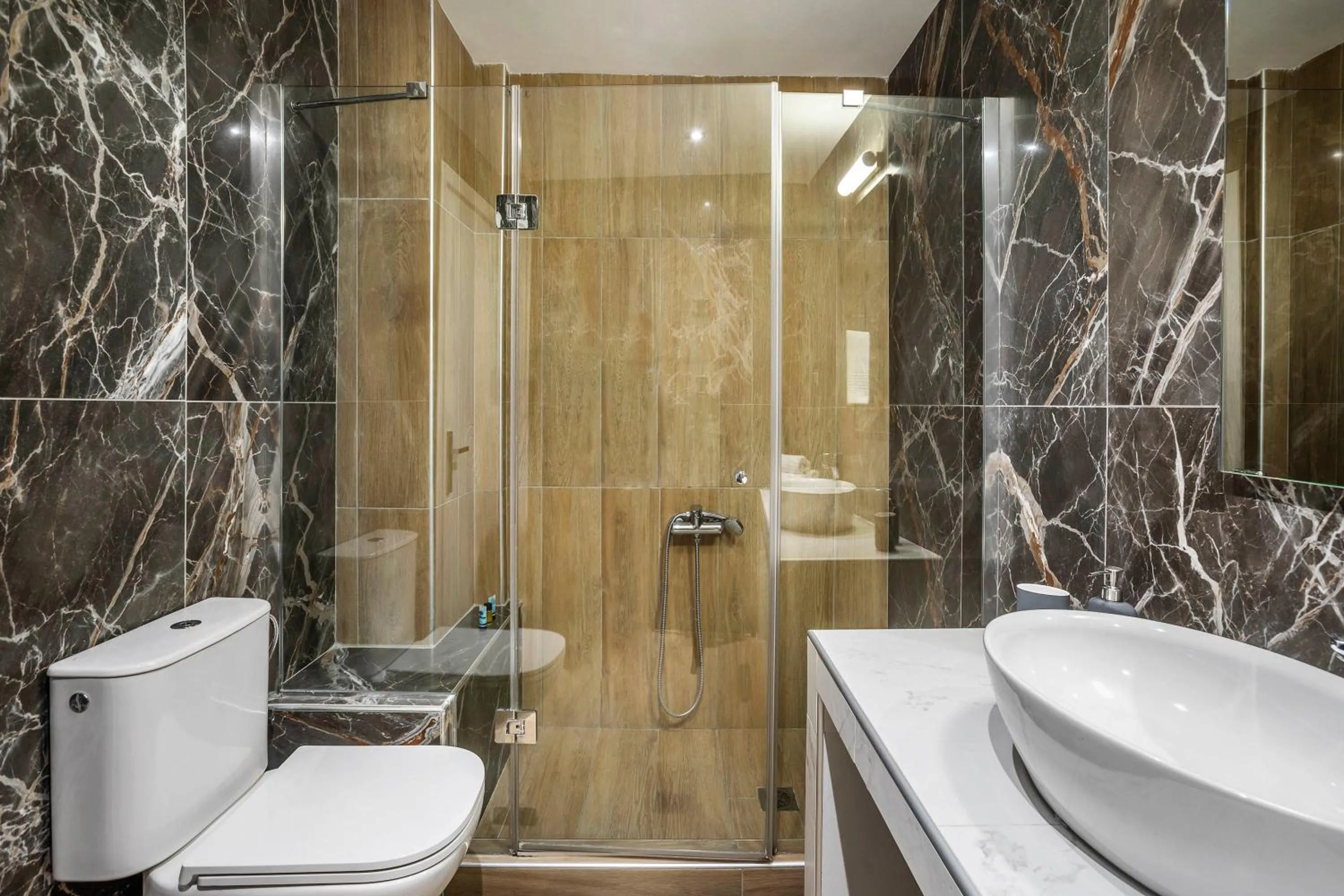 Shower in Agreste Luxury Apartments