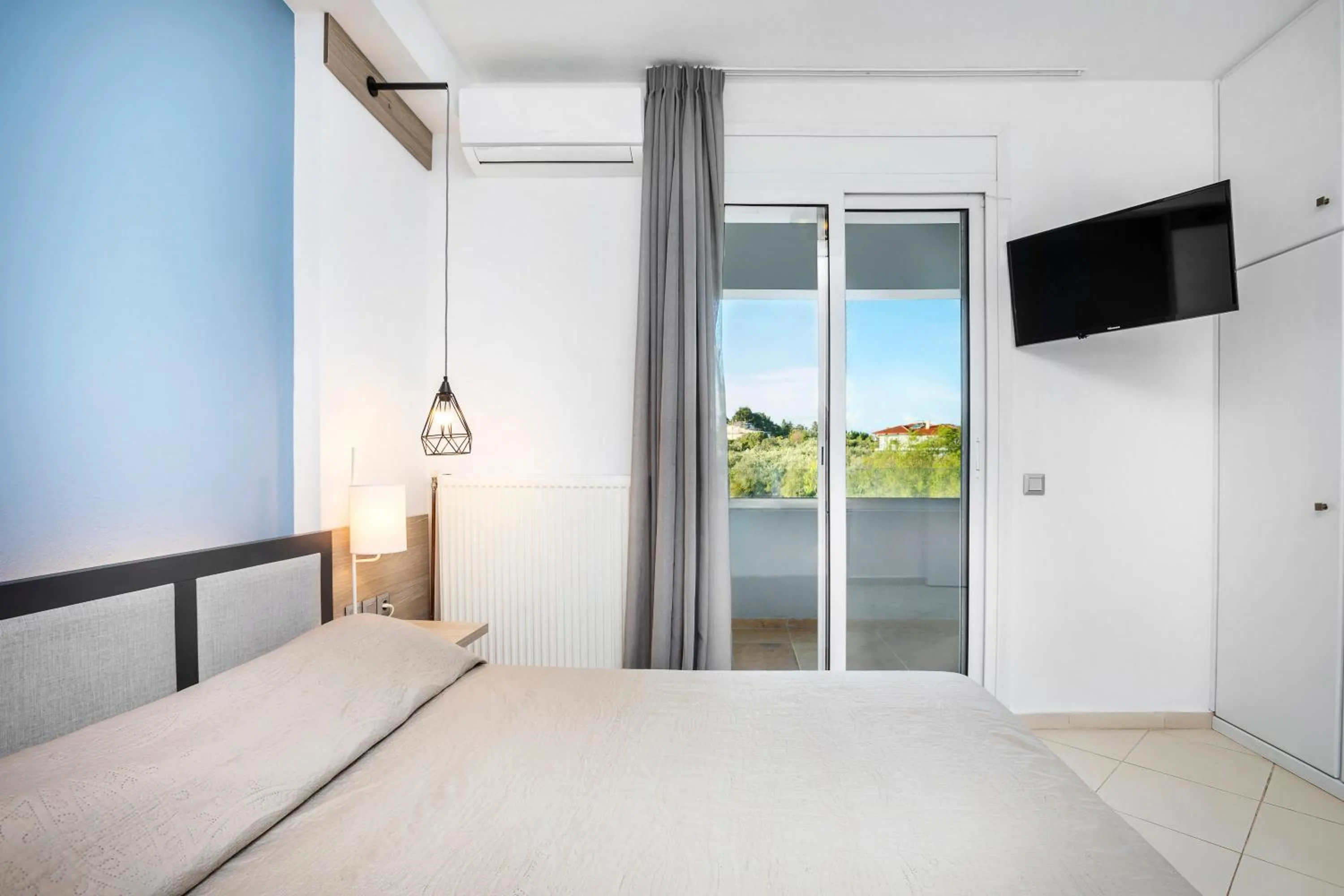 Bedroom, Bed in Agreste Luxury Apartments