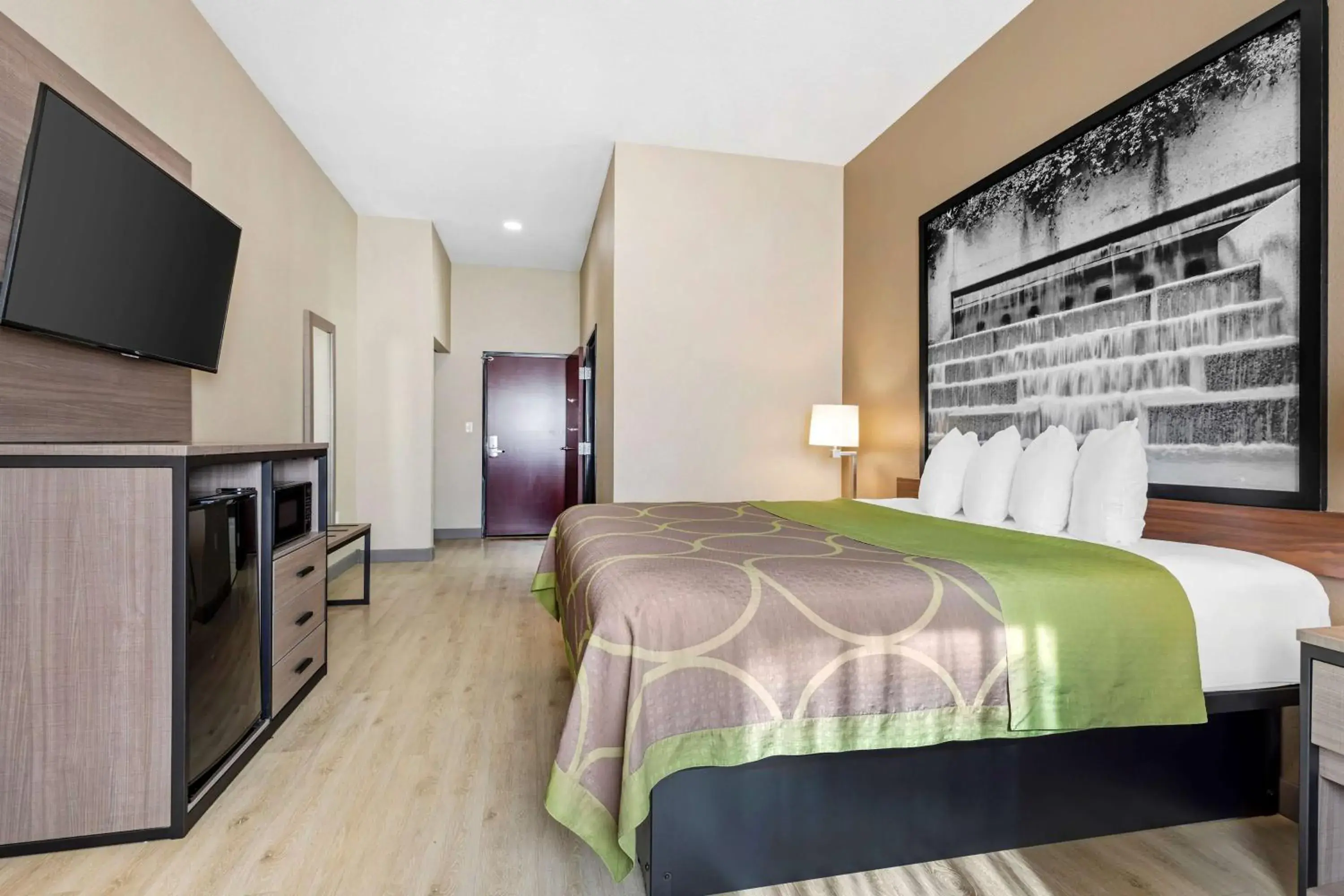 King Room with Bath Tub - Mobility/Hearing Accessible - Non-Smoking in Super 8 by Wyndham Harker Heights Killeen - Fort Cavazos King Room with Bath Tub - Mobility/Hearing Accessible - Non-Smoking in Super 8 by Wyndham Harker Heights Killeen - Fort Cavazos