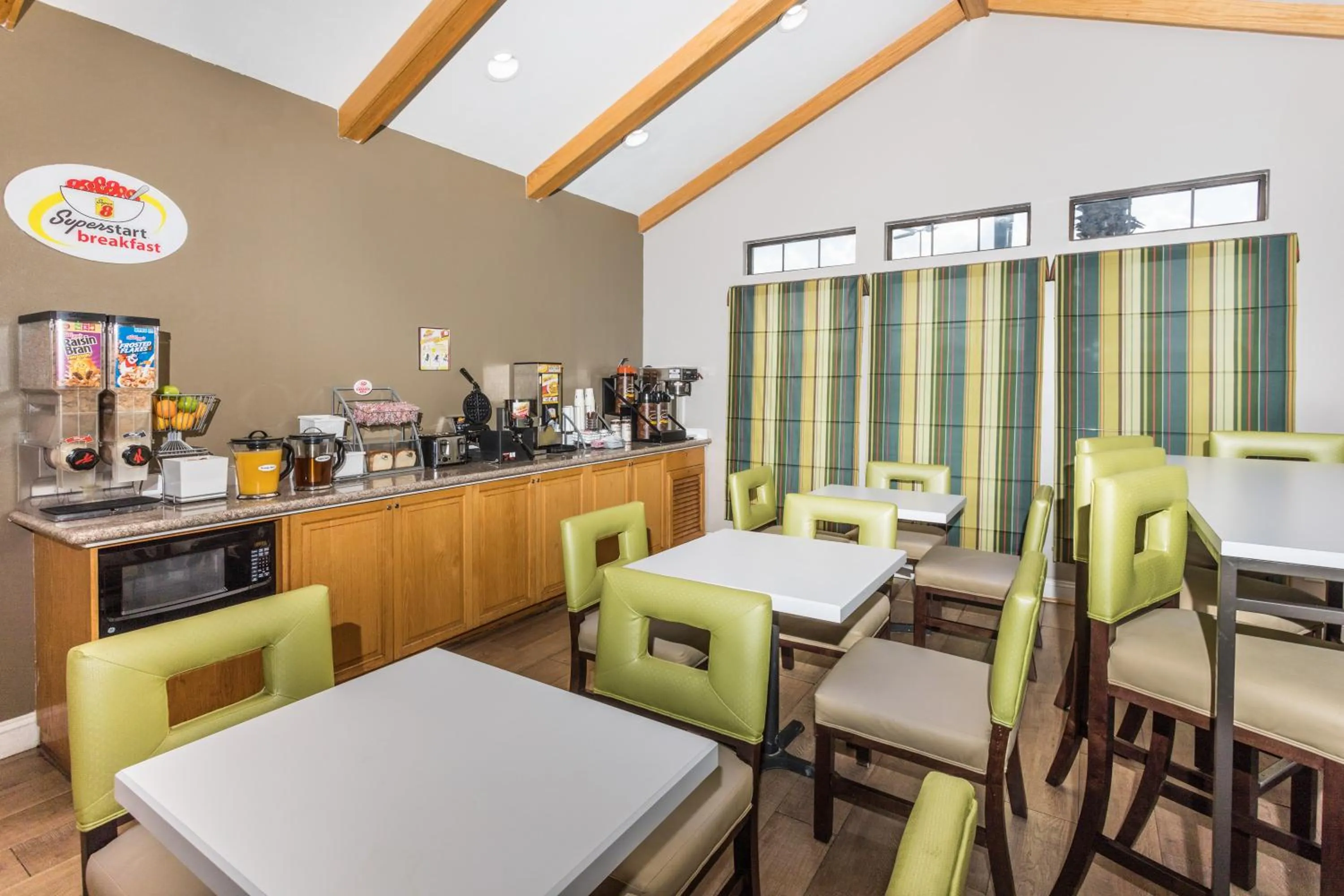 Restaurant/Places to Eat in Super 8 by Wyndham Opelousas
