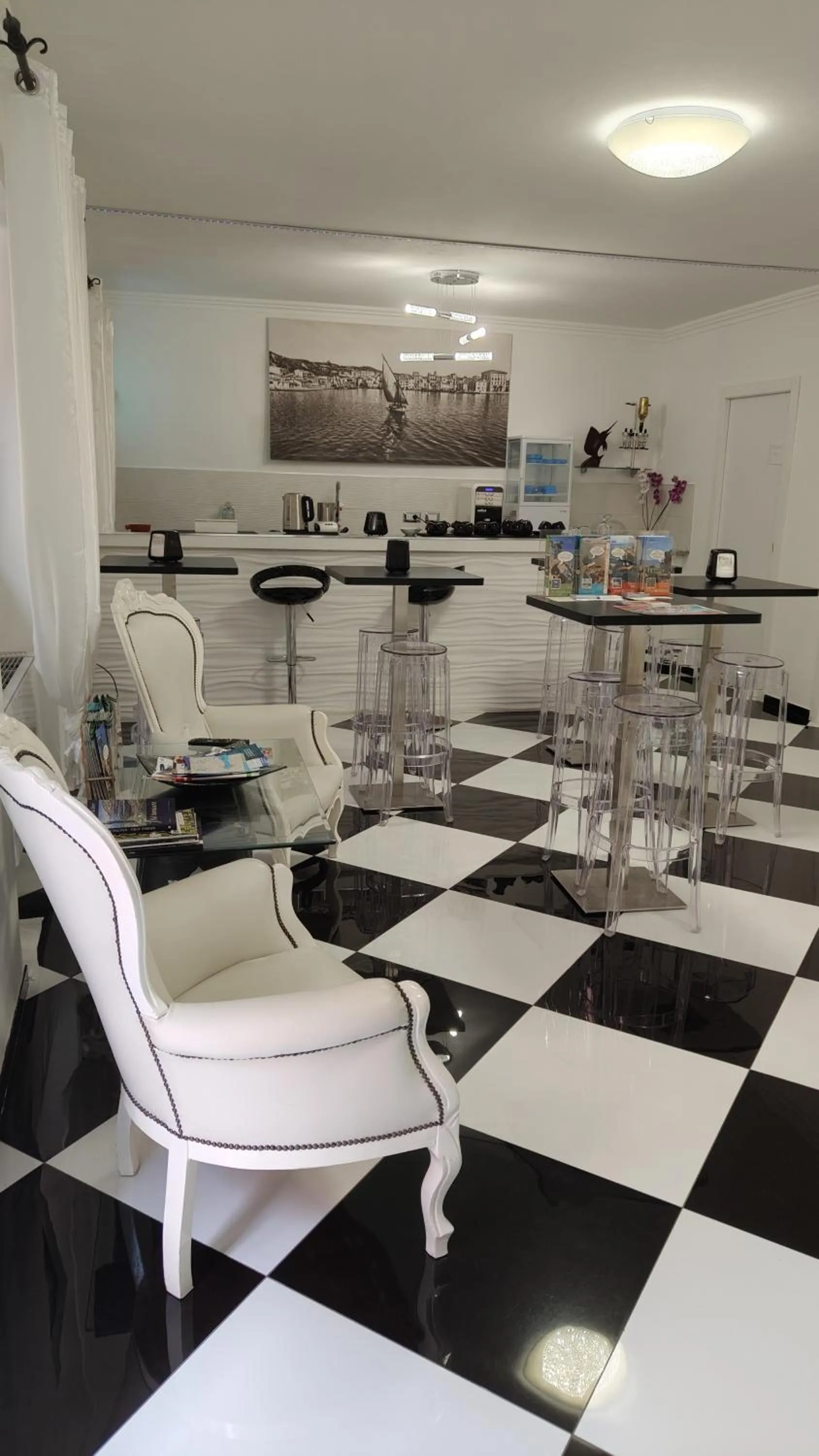 Seating area in Clelia's Boutique Rooms & Suites