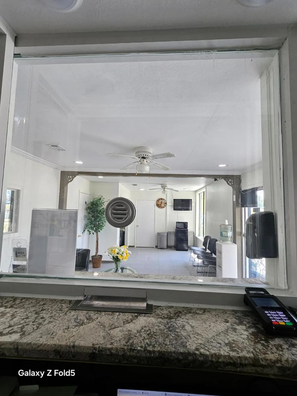 Seating area in Rodeway Inn Hattiesburg North