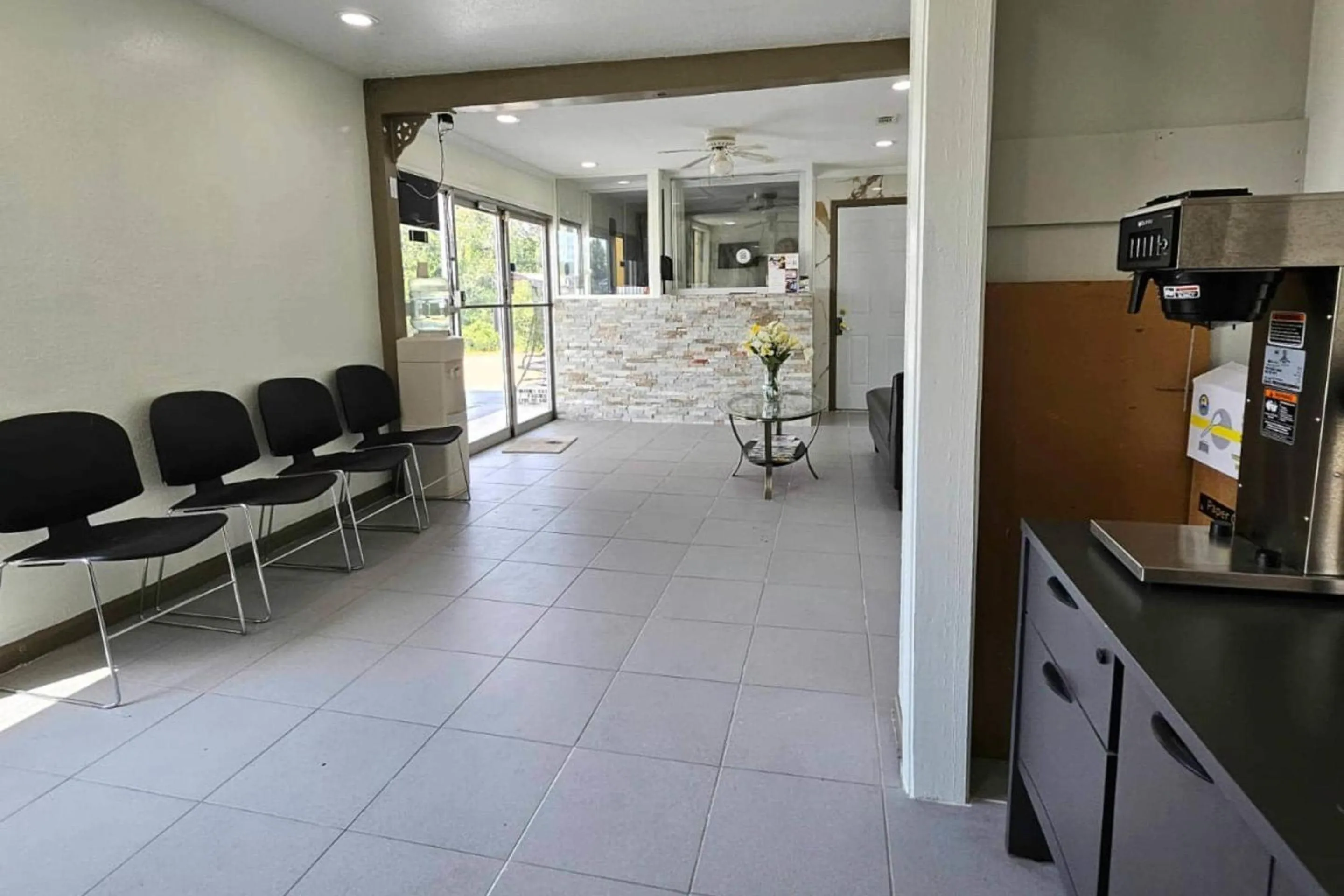 Lobby or reception in Rodeway Inn Hattiesburg North