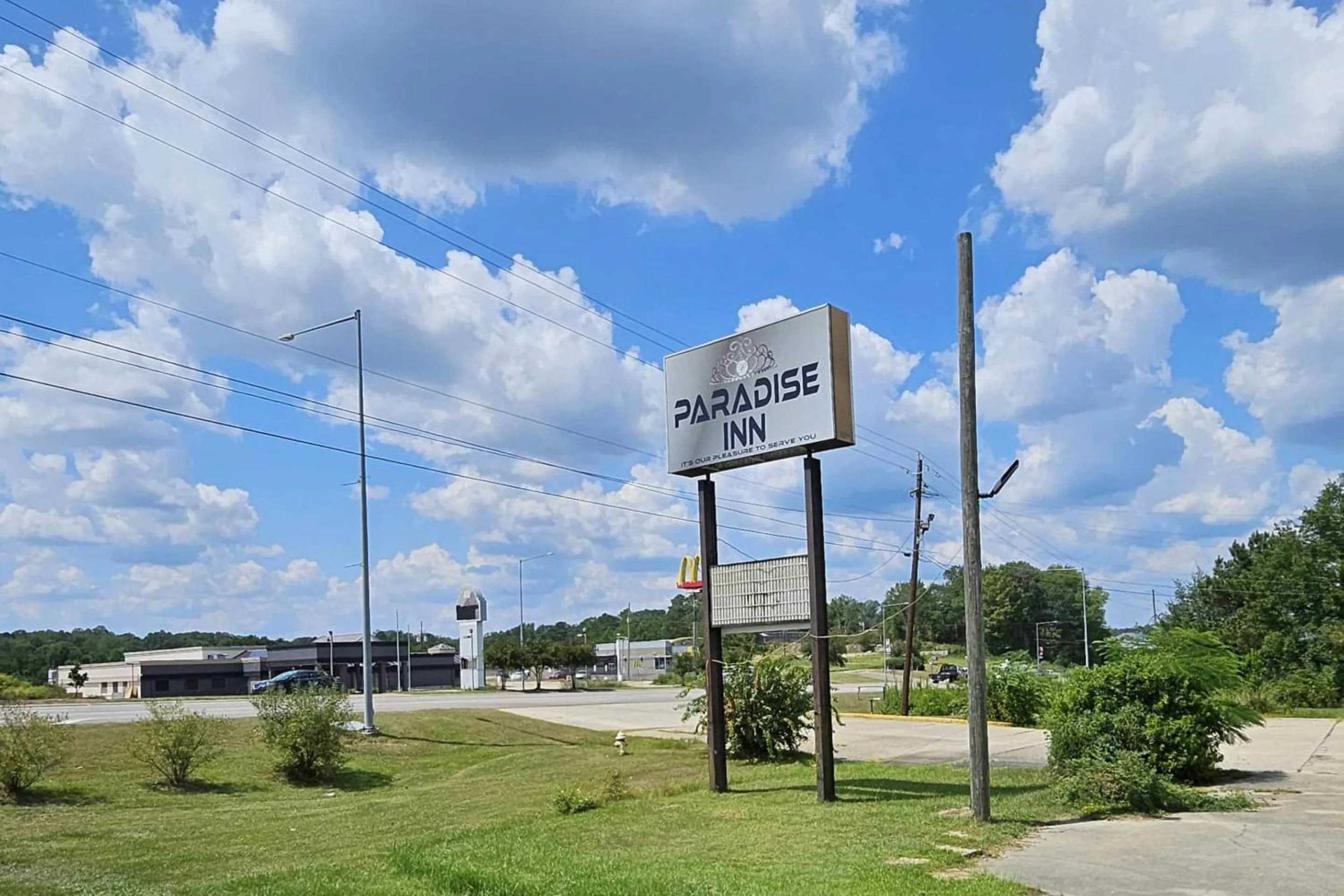 Property building in Rodeway Inn Hattiesburg North
