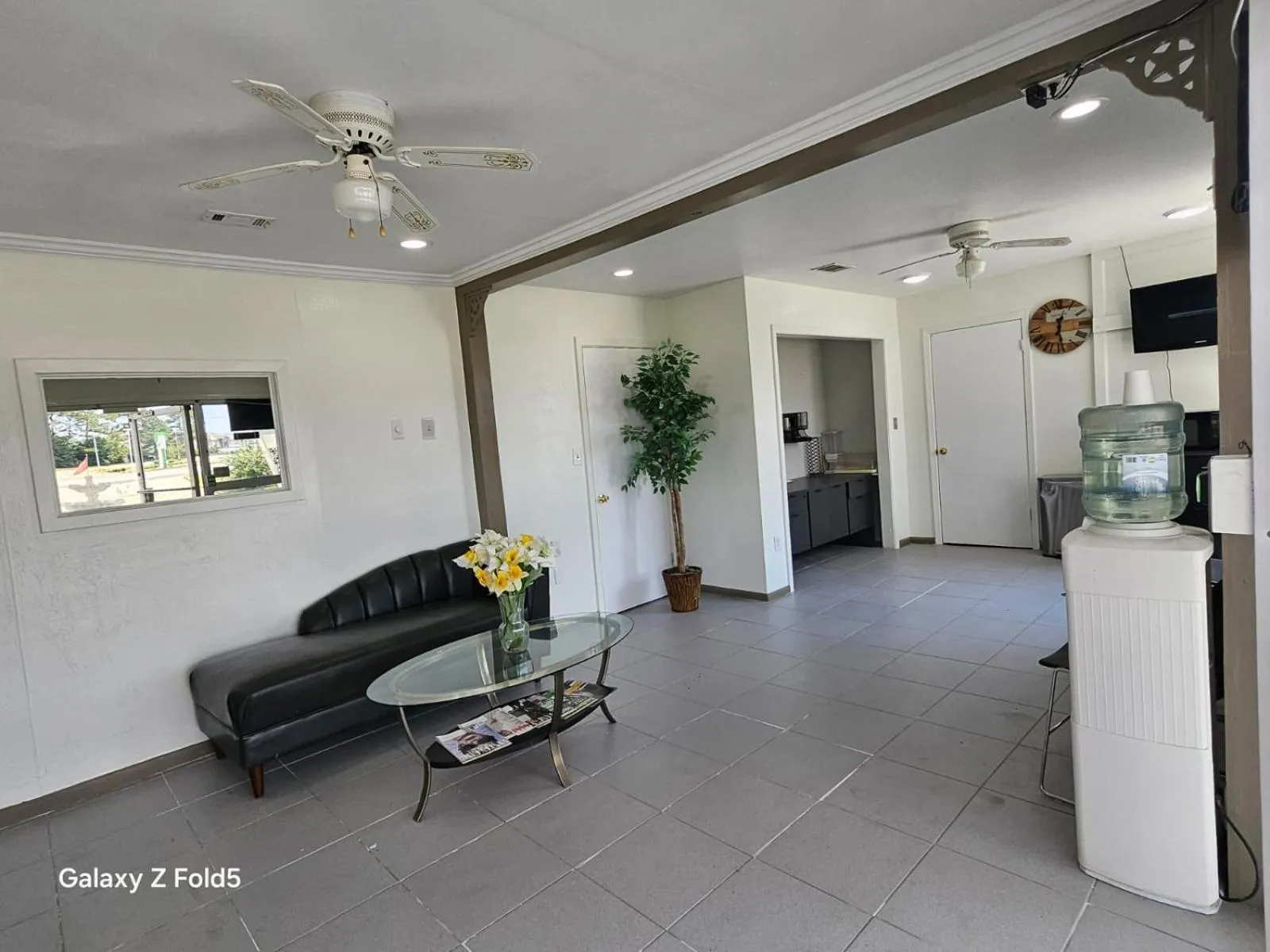 Seating area in Rodeway Inn Hattiesburg North