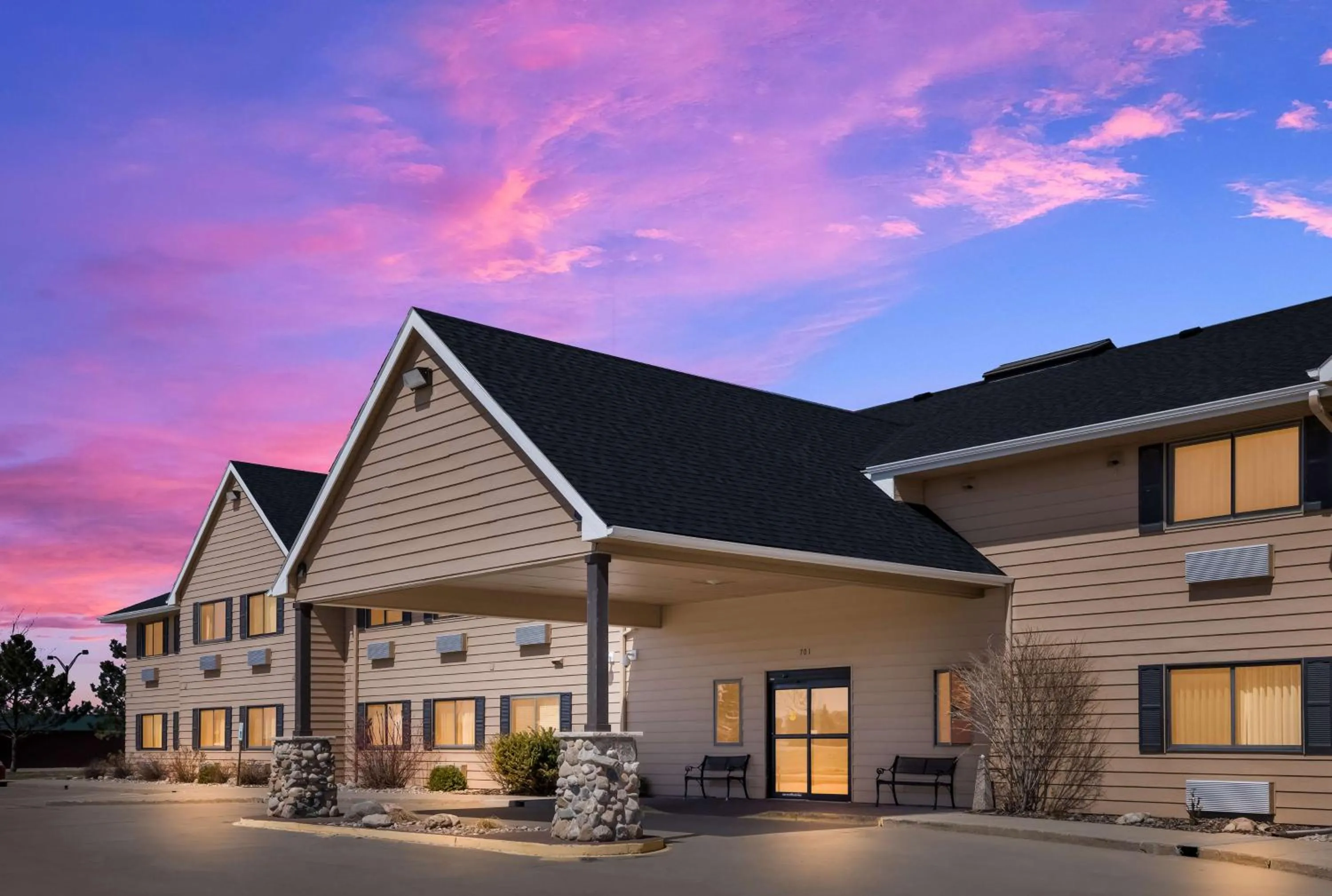 Property building in Best Western Vermillion Inn