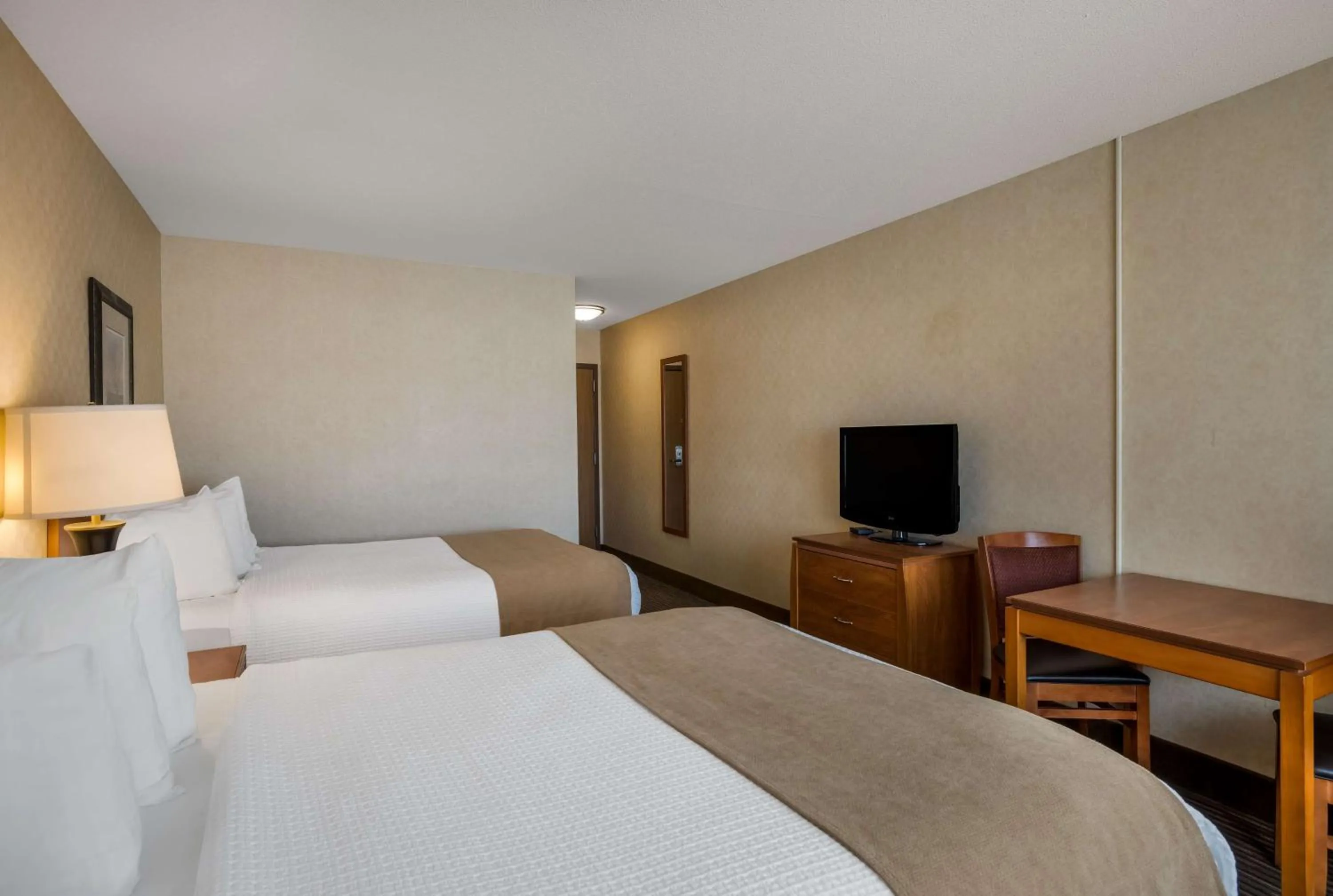 Bedroom in Best Western Vermillion Inn