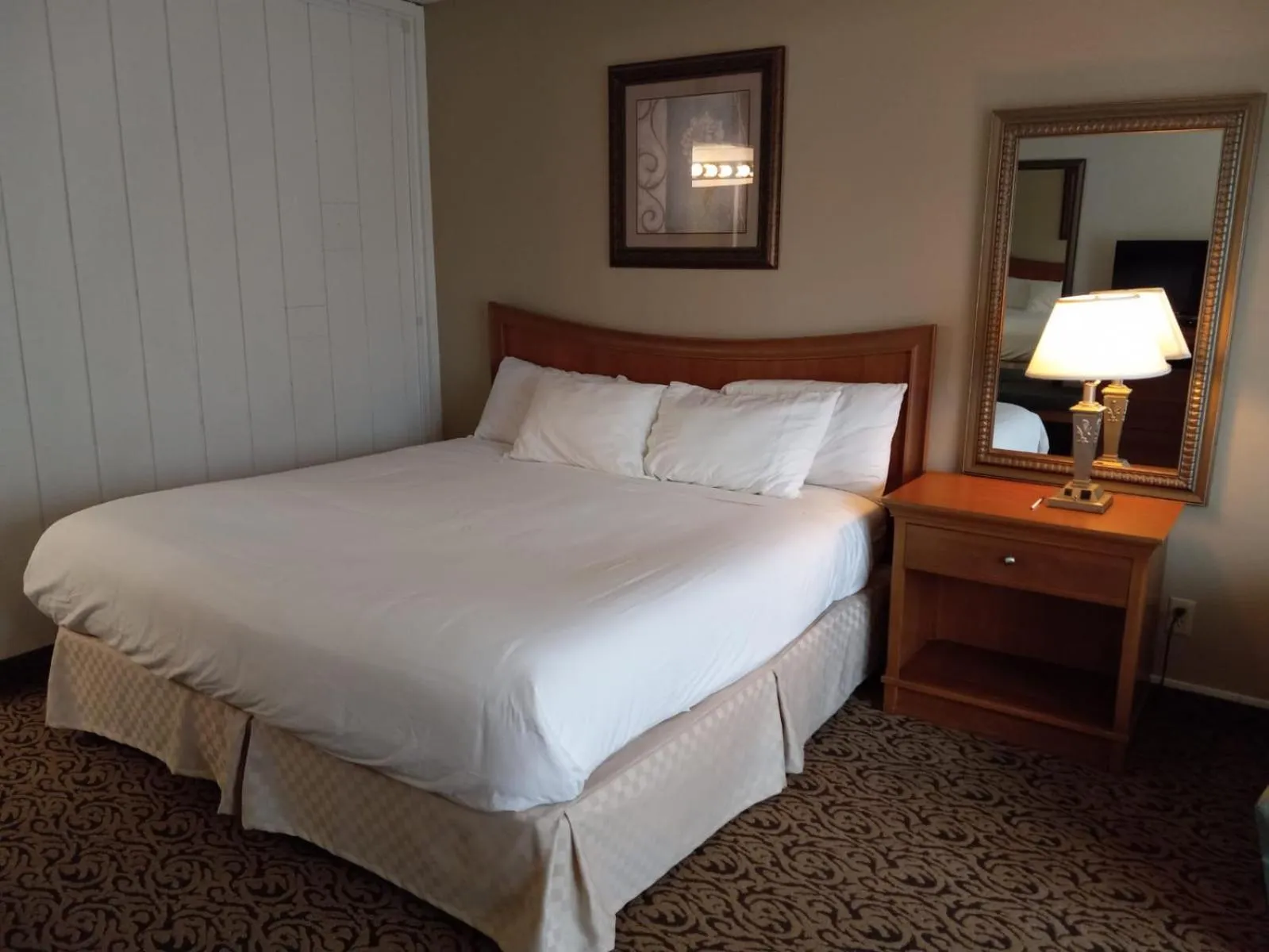 Bed in Lupine Inn