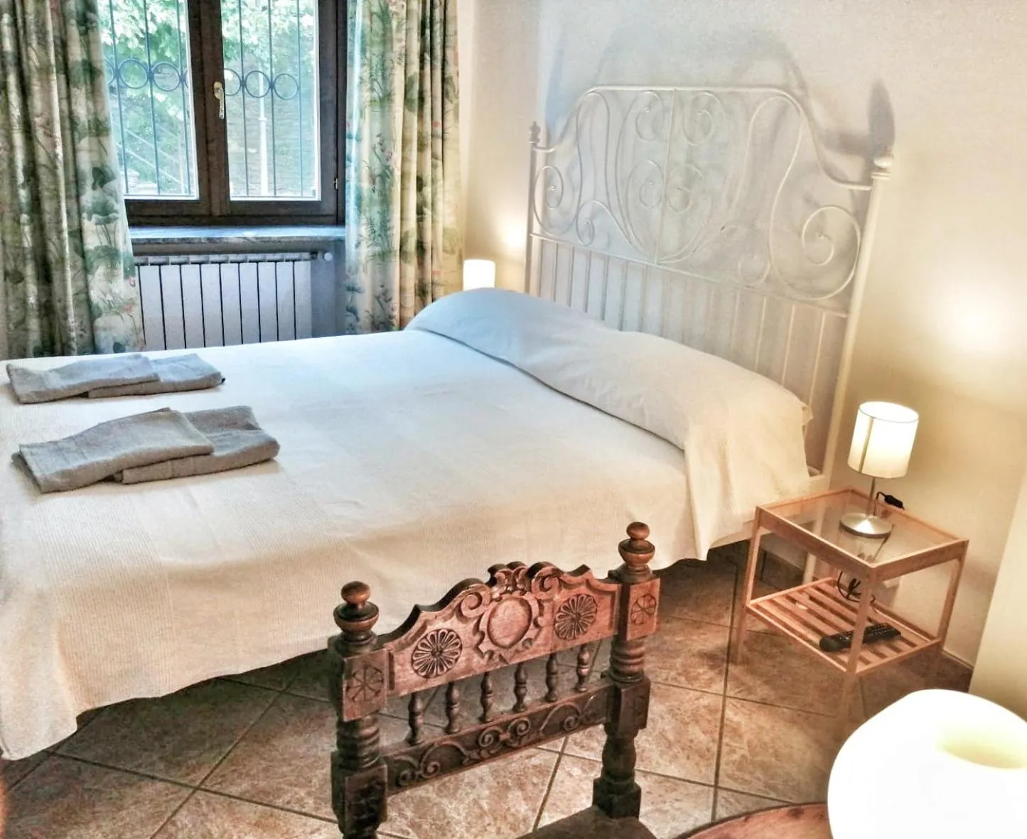 Bed in Villa Belvedere Langhe