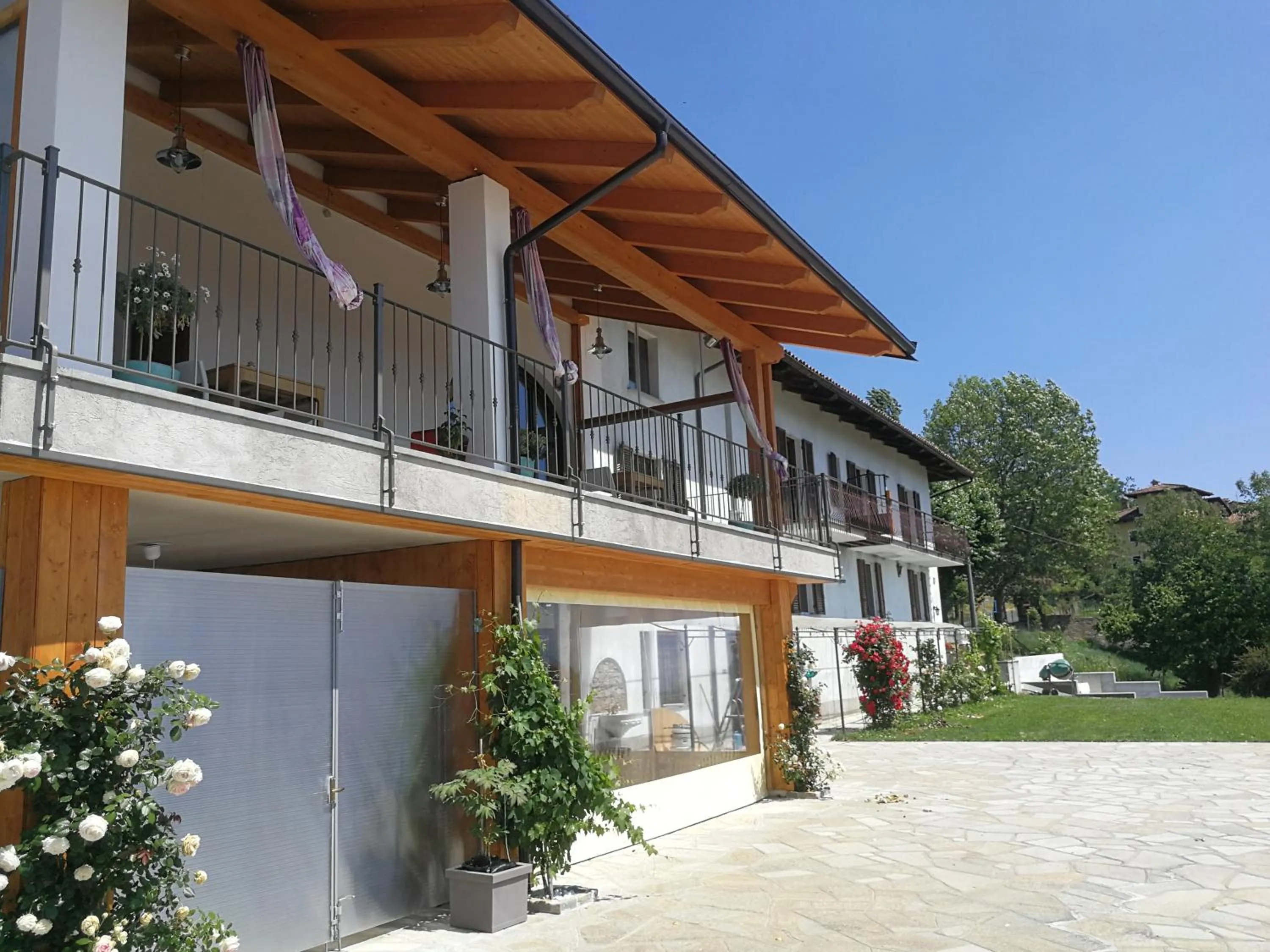 Property building in Villa Belvedere Langhe