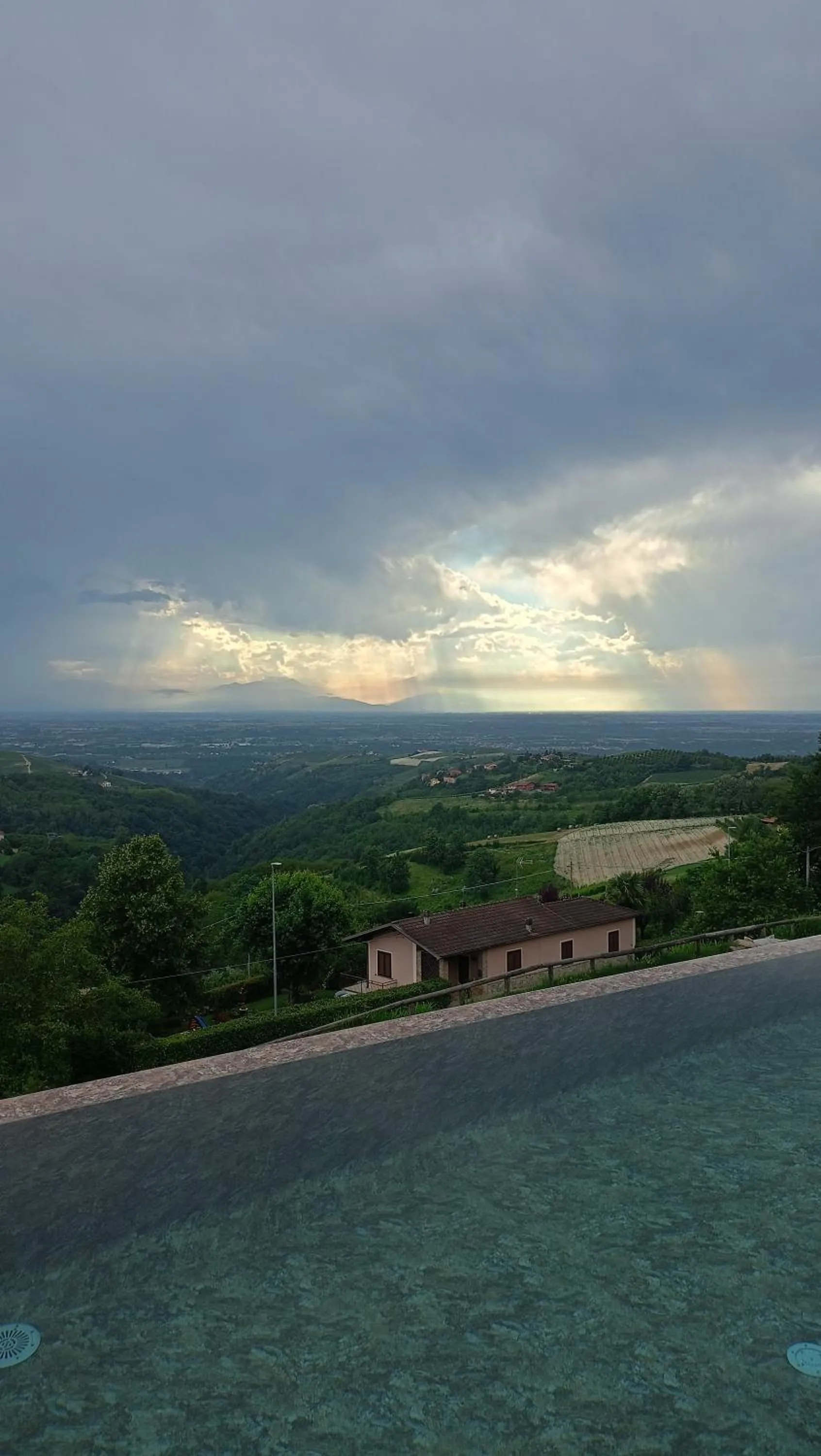 Swimming pool in Villa Belvedere Langhe