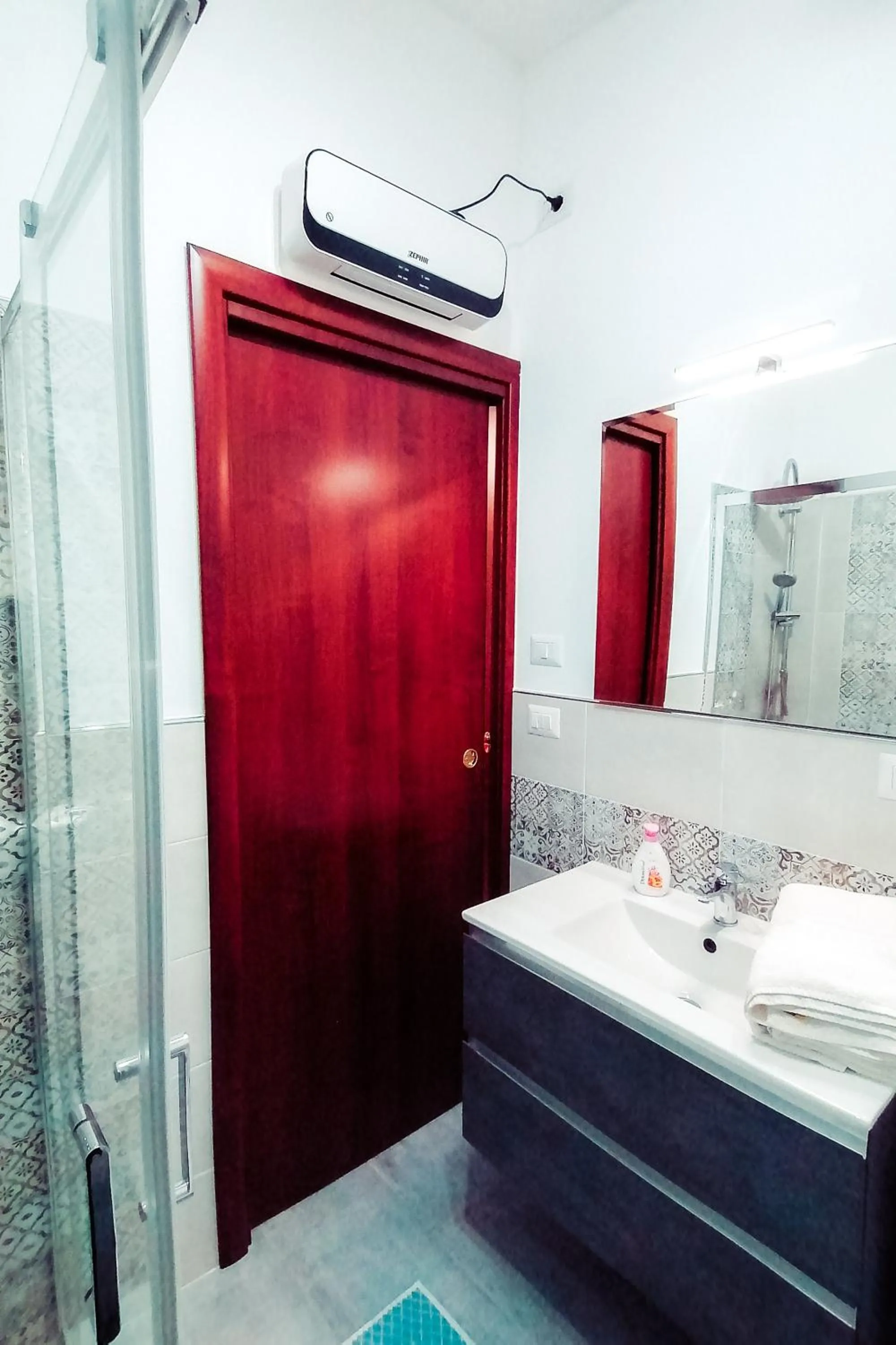 Shower in THE VINEYARDS