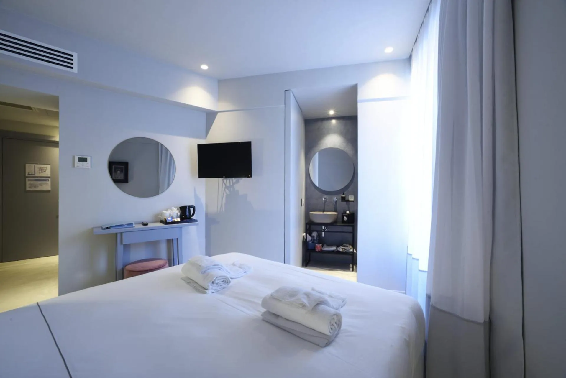 Photo of the whole room, Bed in Boutique Hotel de la Ville