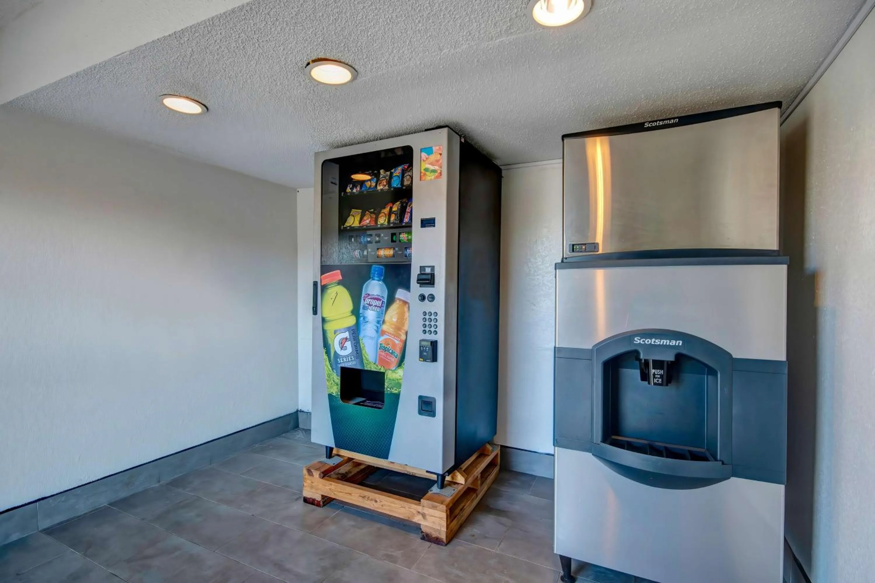 Property building in Motel 6 Columbus OH - OSU North