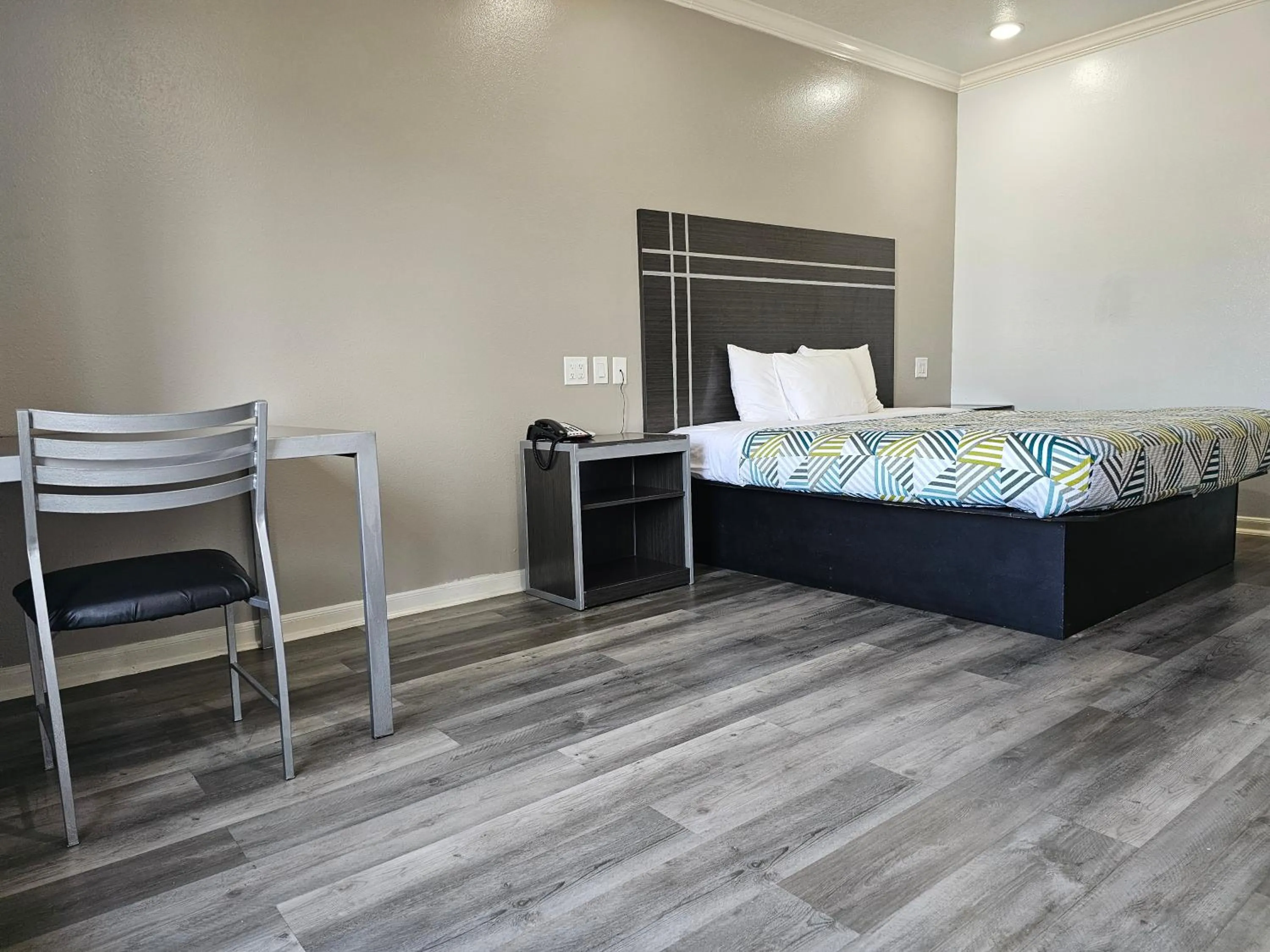 Bedroom, Bed in Motel 6 Houston, TX - Hwy 249 and Fallbrook