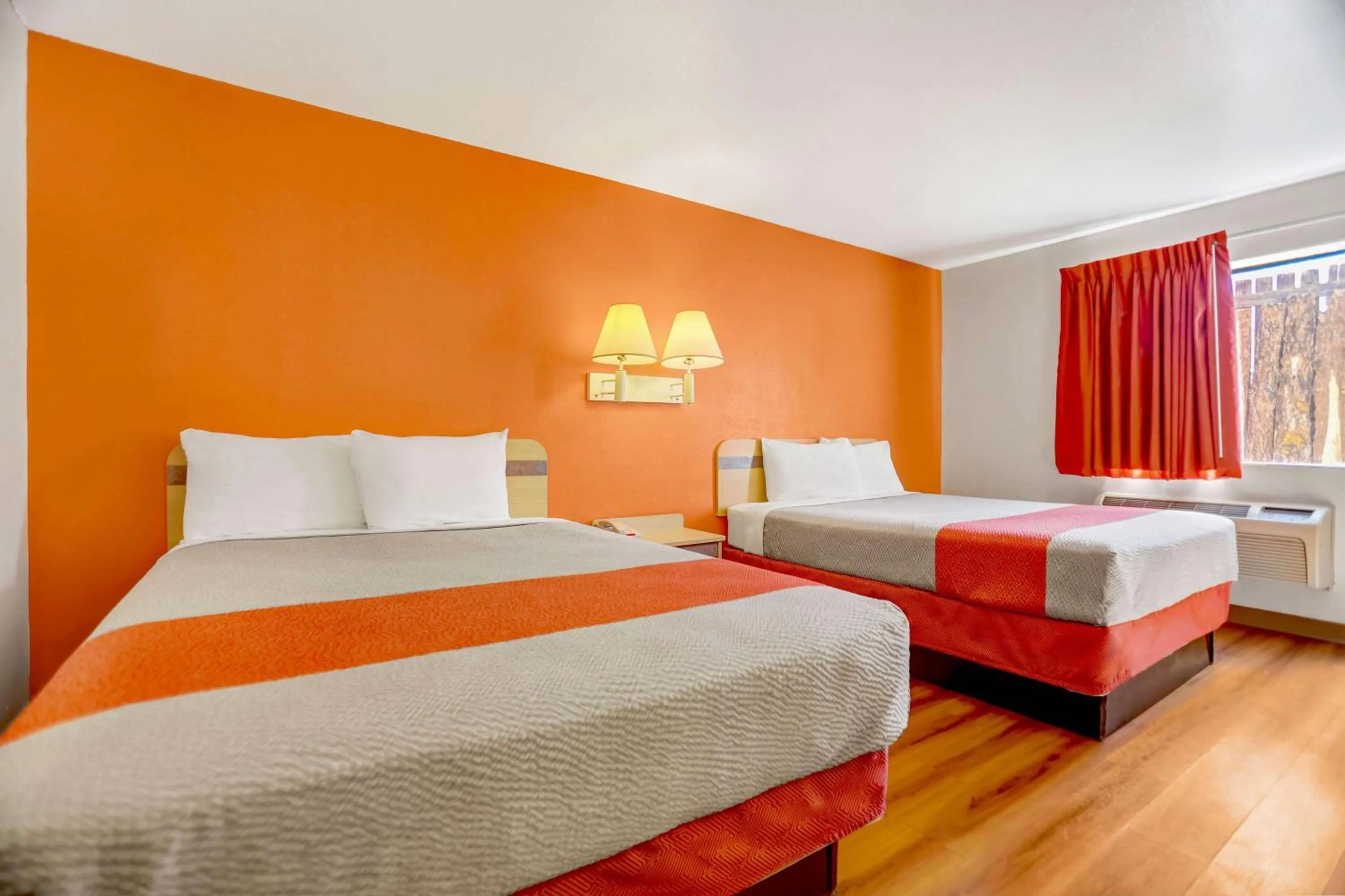 Bedroom, Bed in Motel 6-Espanola, NM