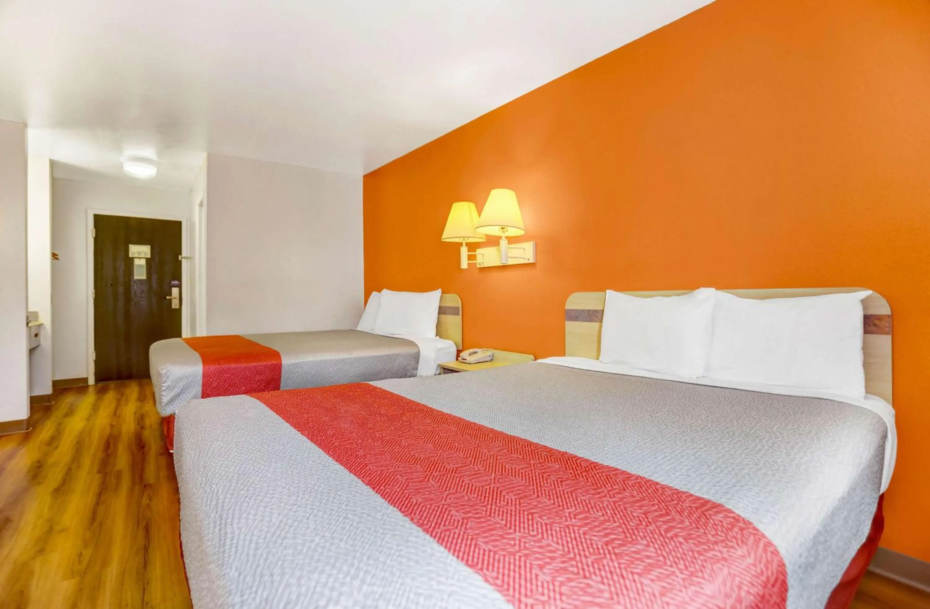 Bedroom, Bed in Motel 6-Espanola, NM