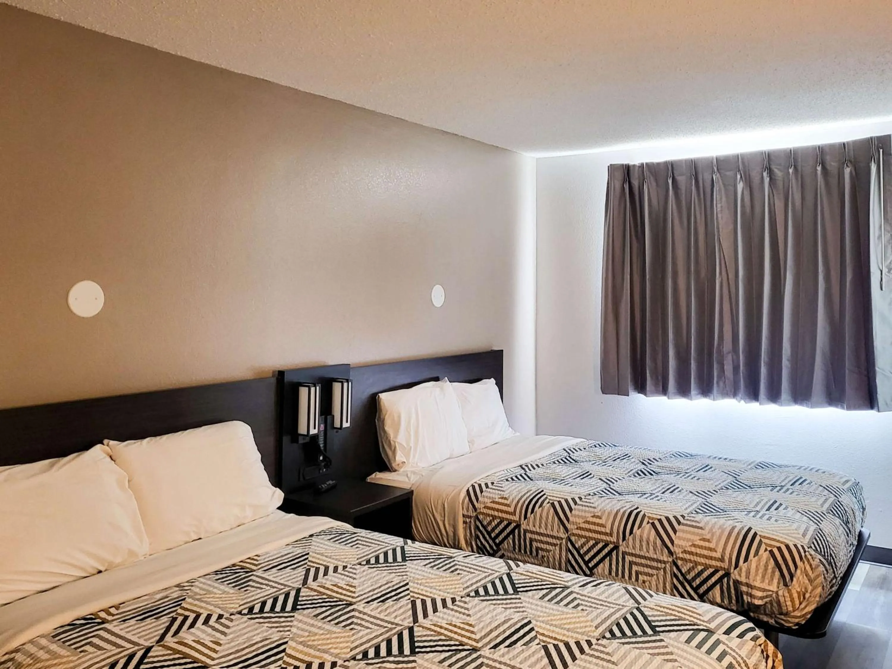 Bedroom, Bed in Motel 6 Sinton TX