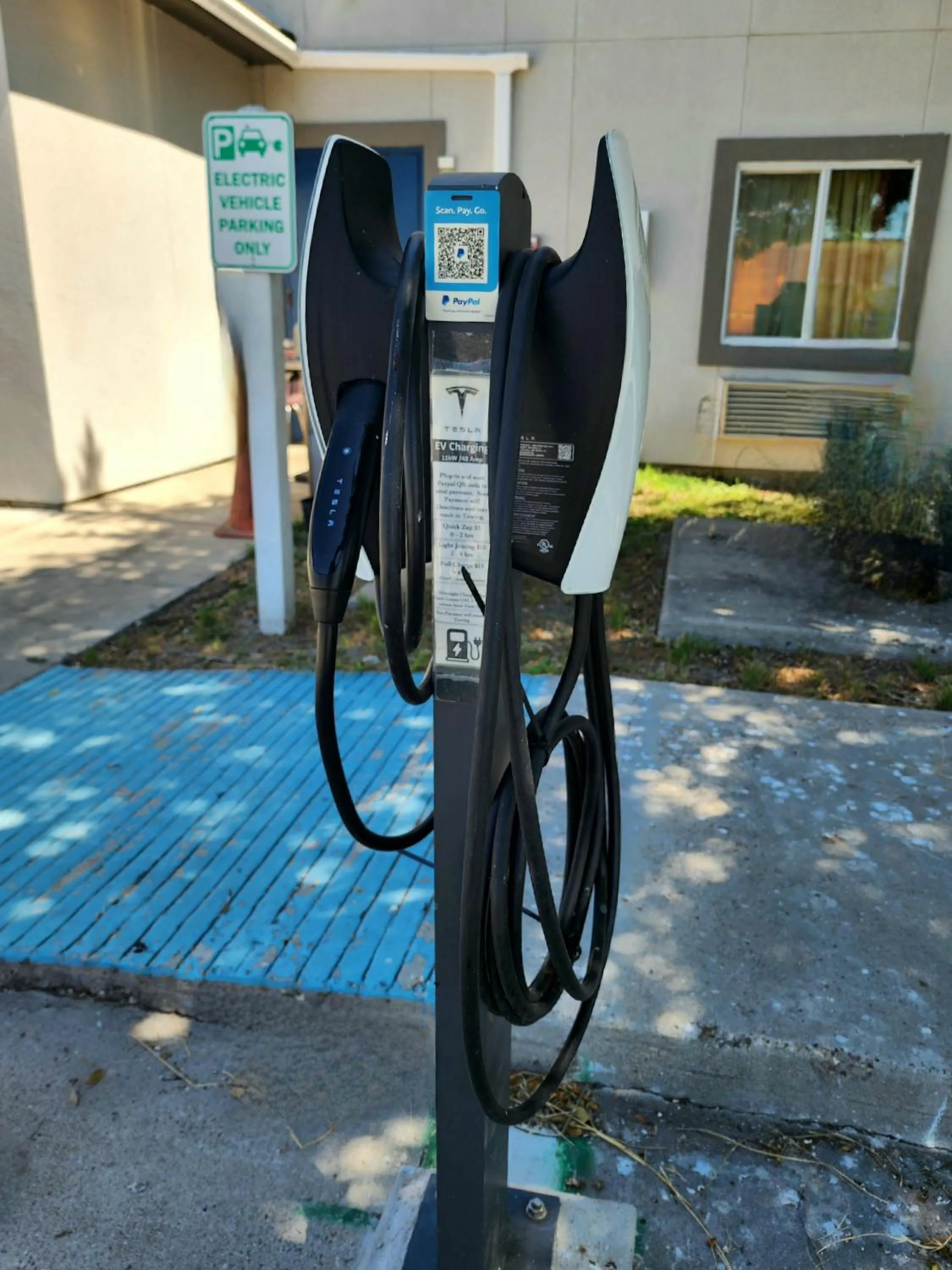 Parking in Motel 6 Sinton TX