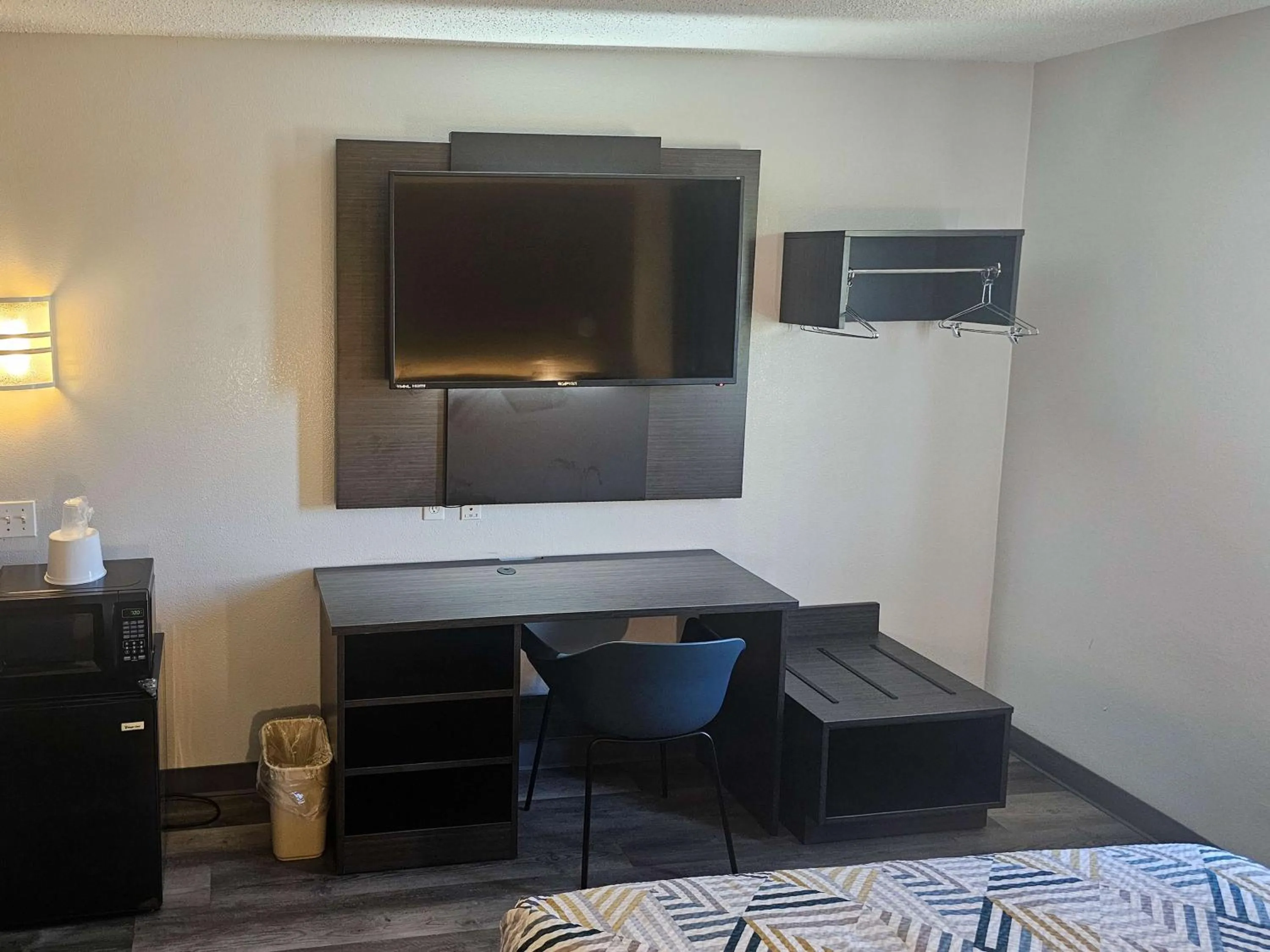 Bedroom in Motel 6 Sinton TX