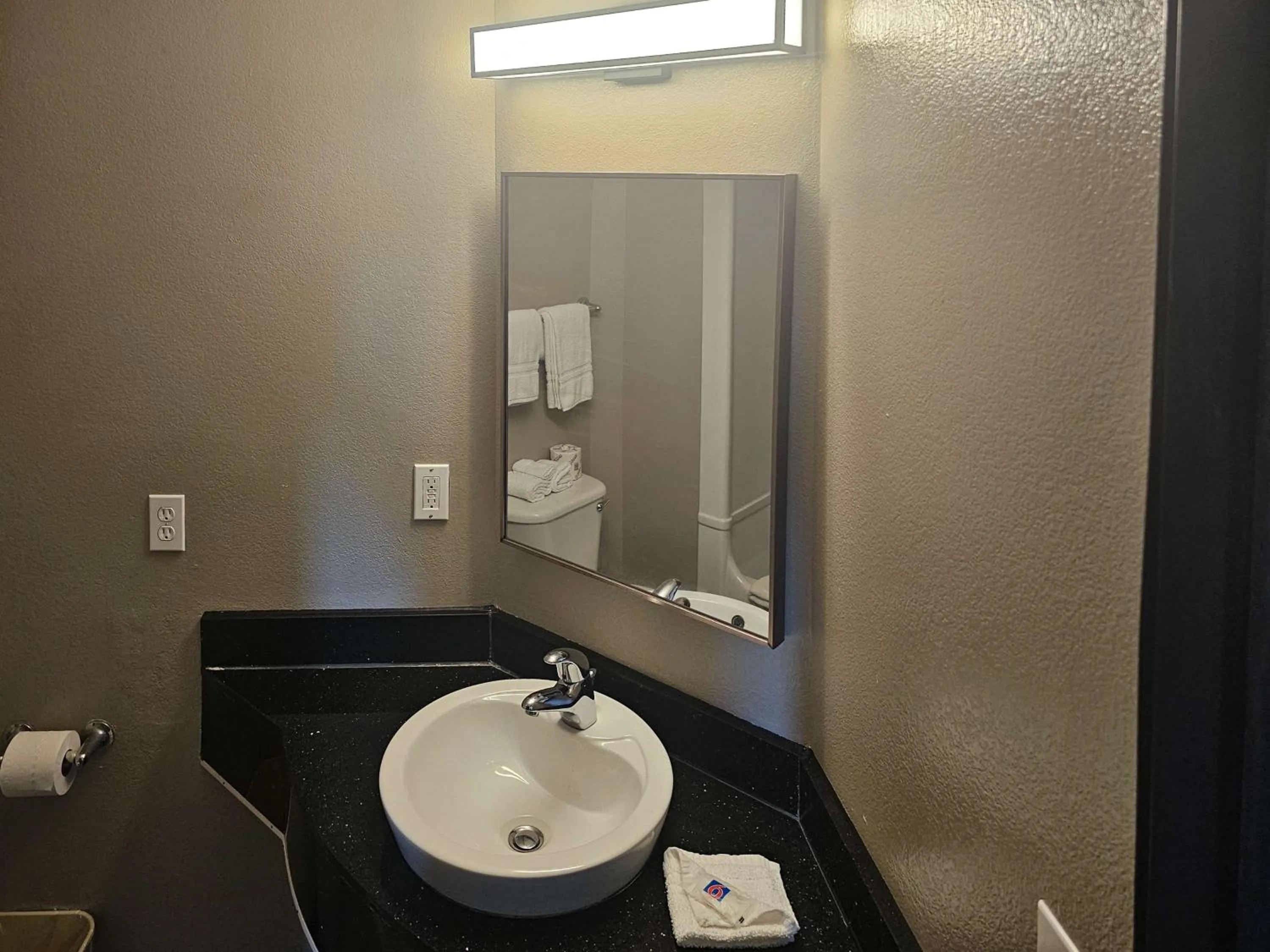 Bathroom in Motel 6 Sinton TX
