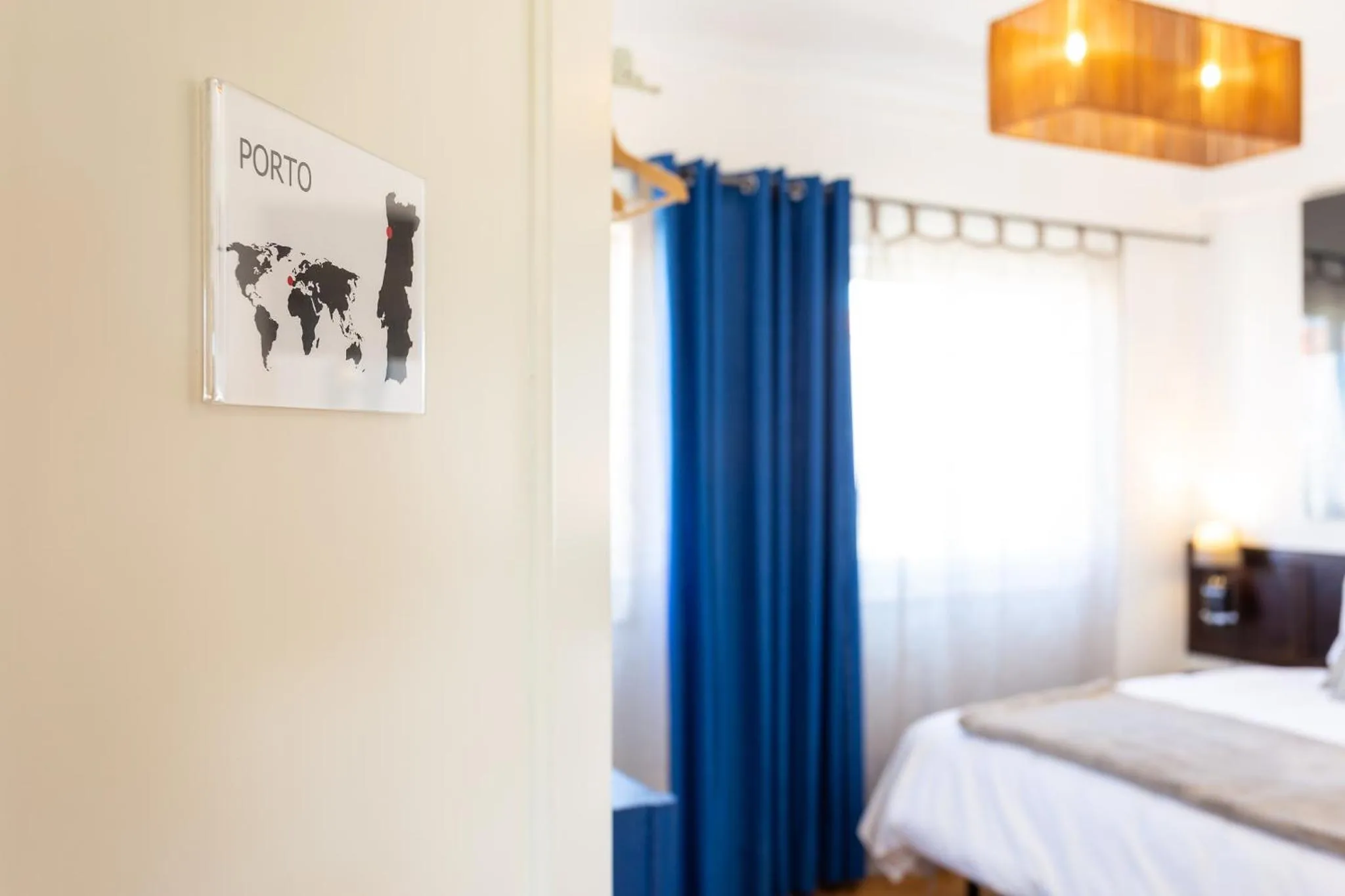 Property logo or sign, Bed in Geronimo Guest House Belém