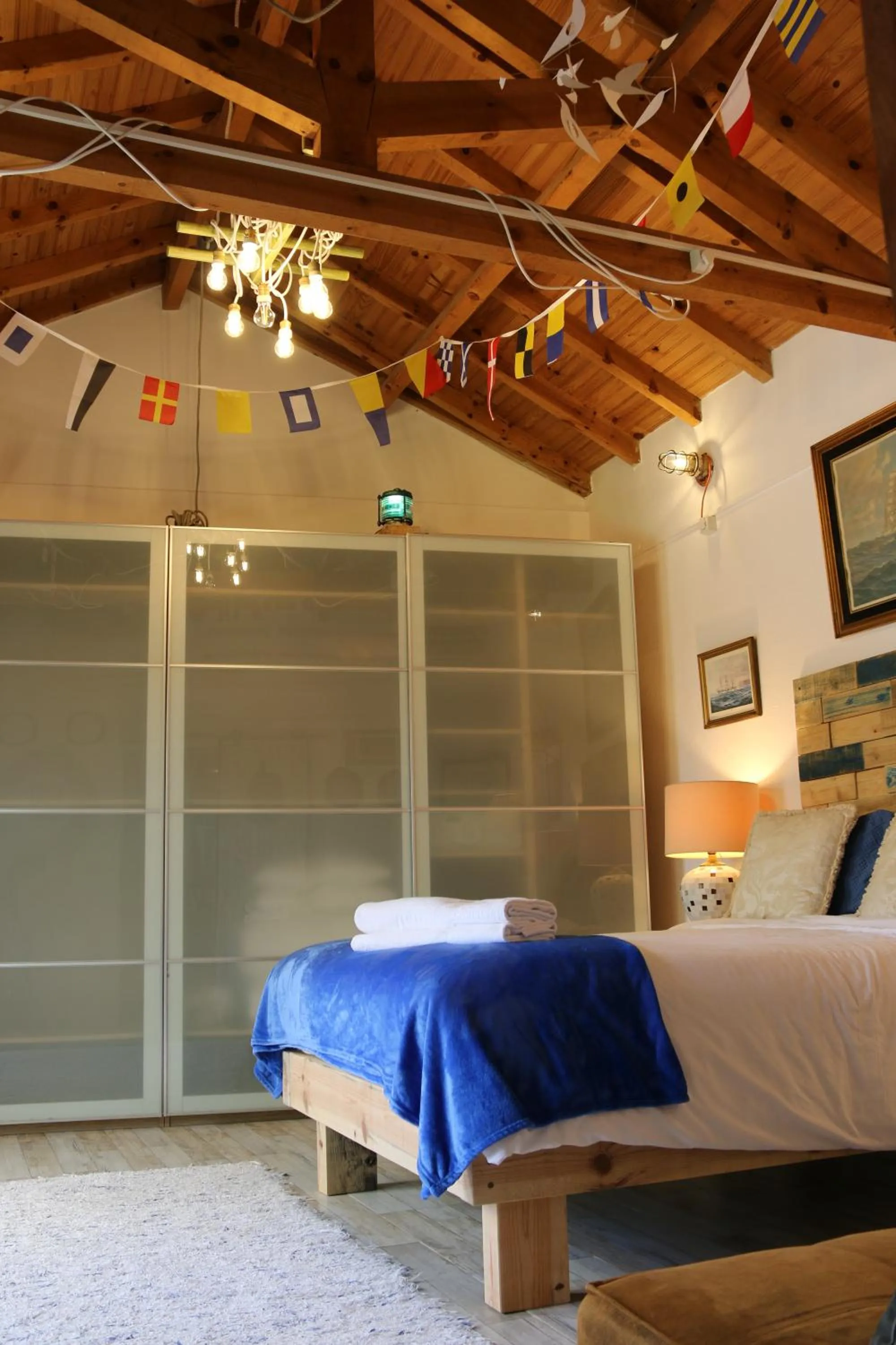 wardrobe, Bed in Geronimo Guest House Belém