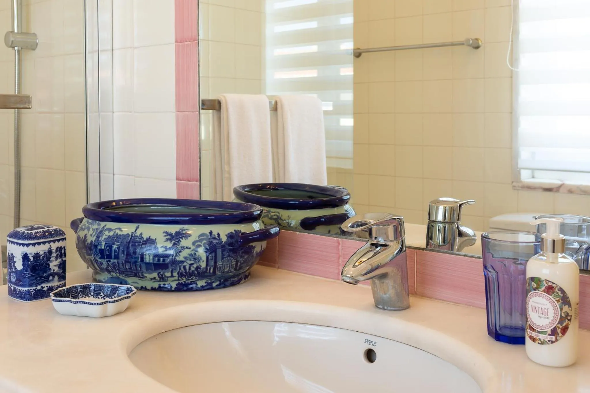 Bathroom in Geronimo Guest House Belém
