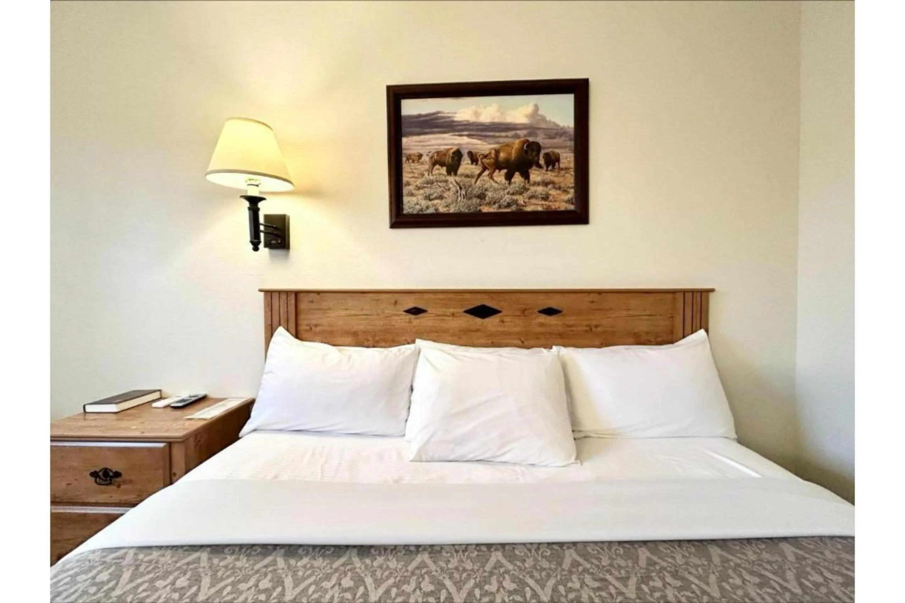 Bedroom, Bed in Homestead Inn Wolf Point Hwy 2