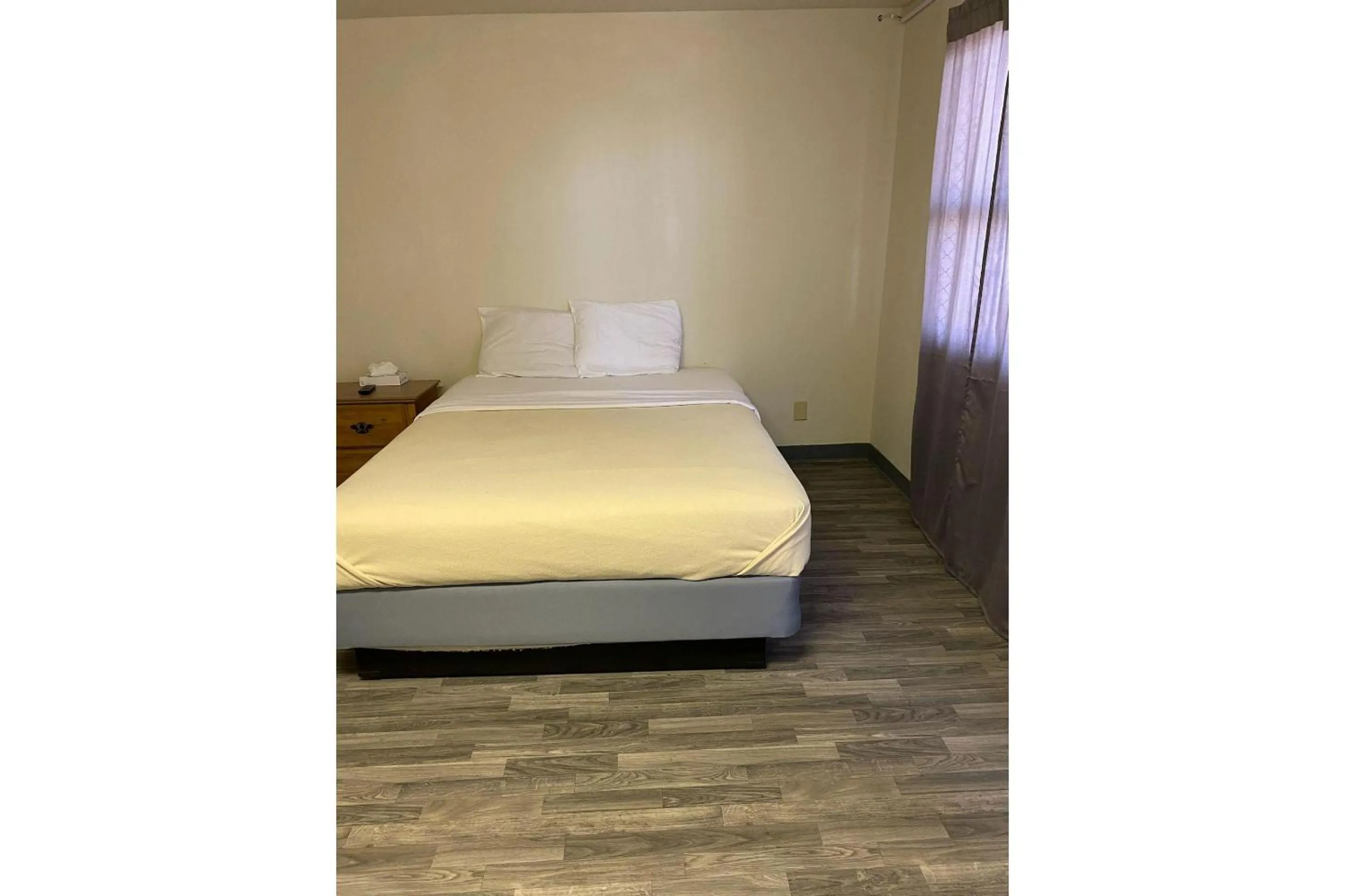 Bedroom, Bed in Homestead Inn Wolf Point Hwy 2