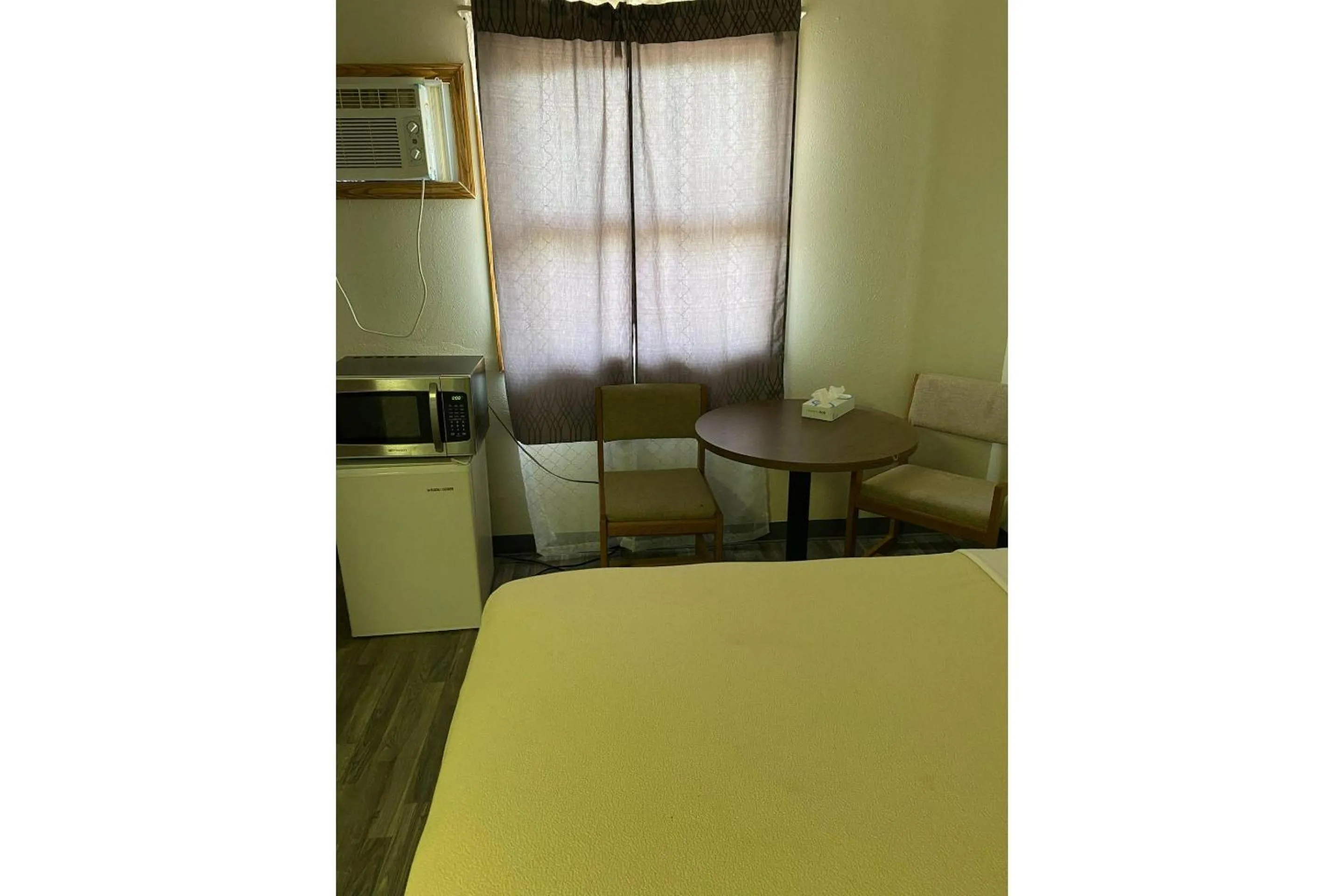 Bedroom, Bed in Homestead Inn Wolf Point Hwy 2