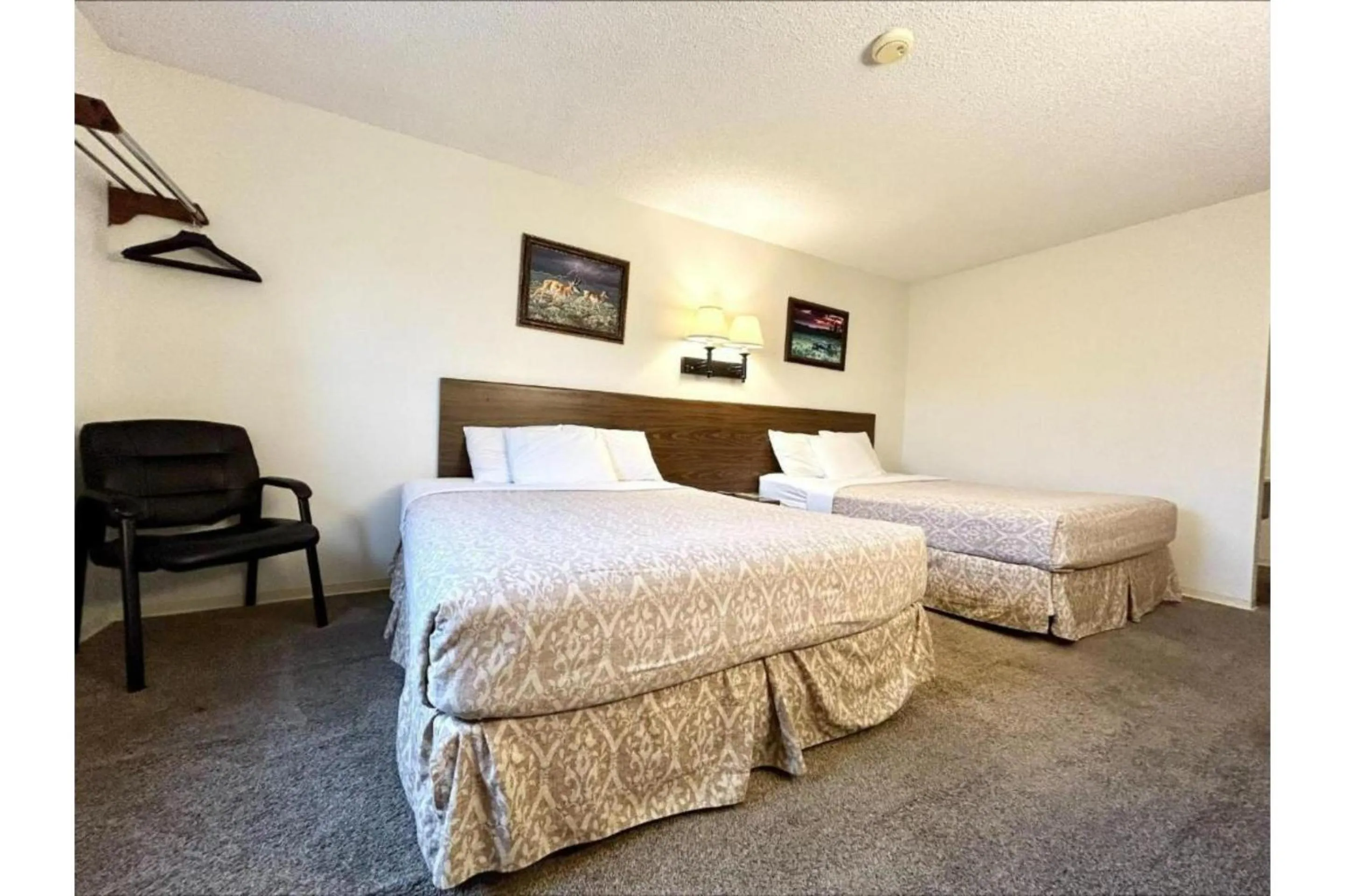 Bedroom, Bed in Homestead Inn Wolf Point Hwy 2