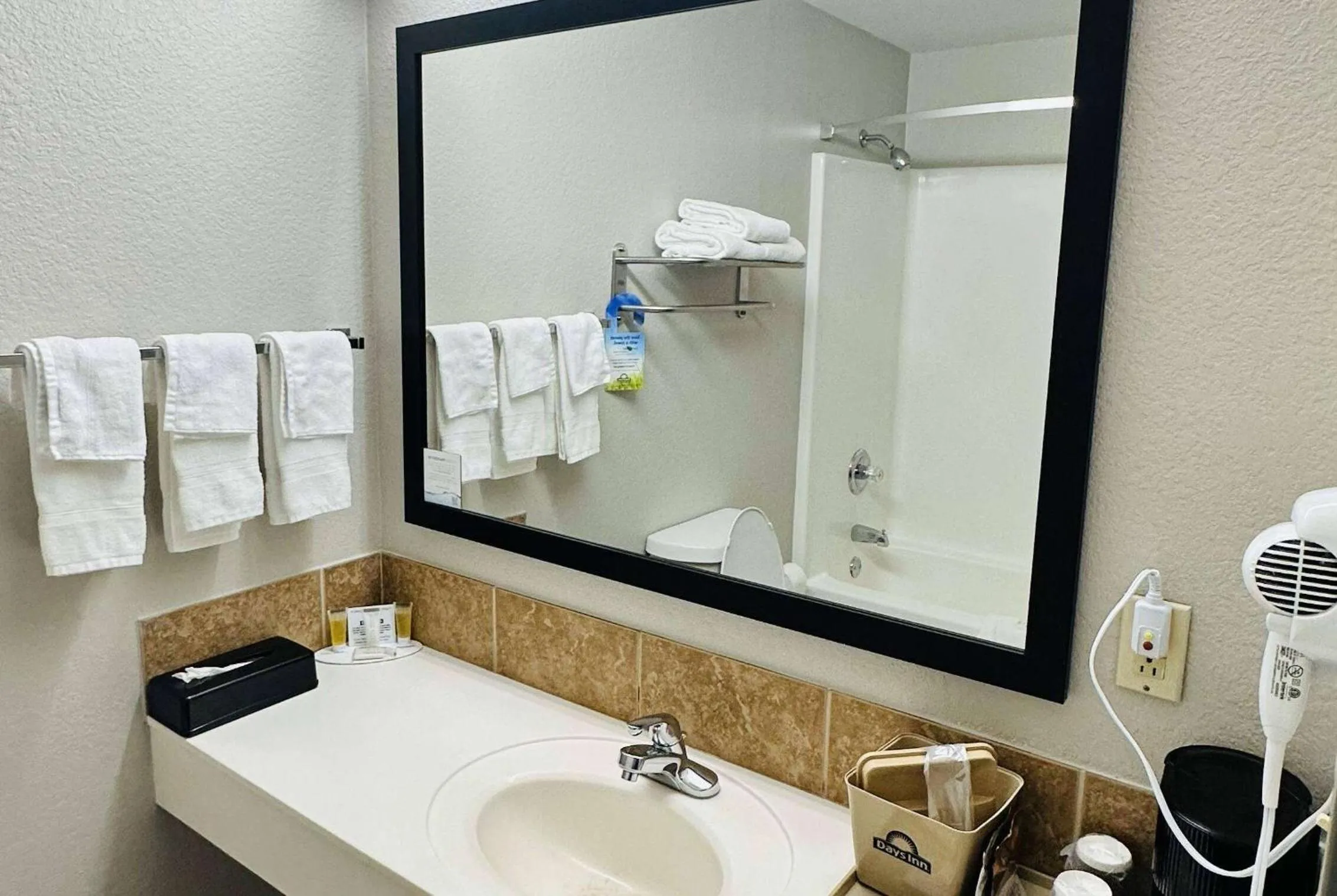 Bathroom in Days Inn & Suites by Wyndham Wynne