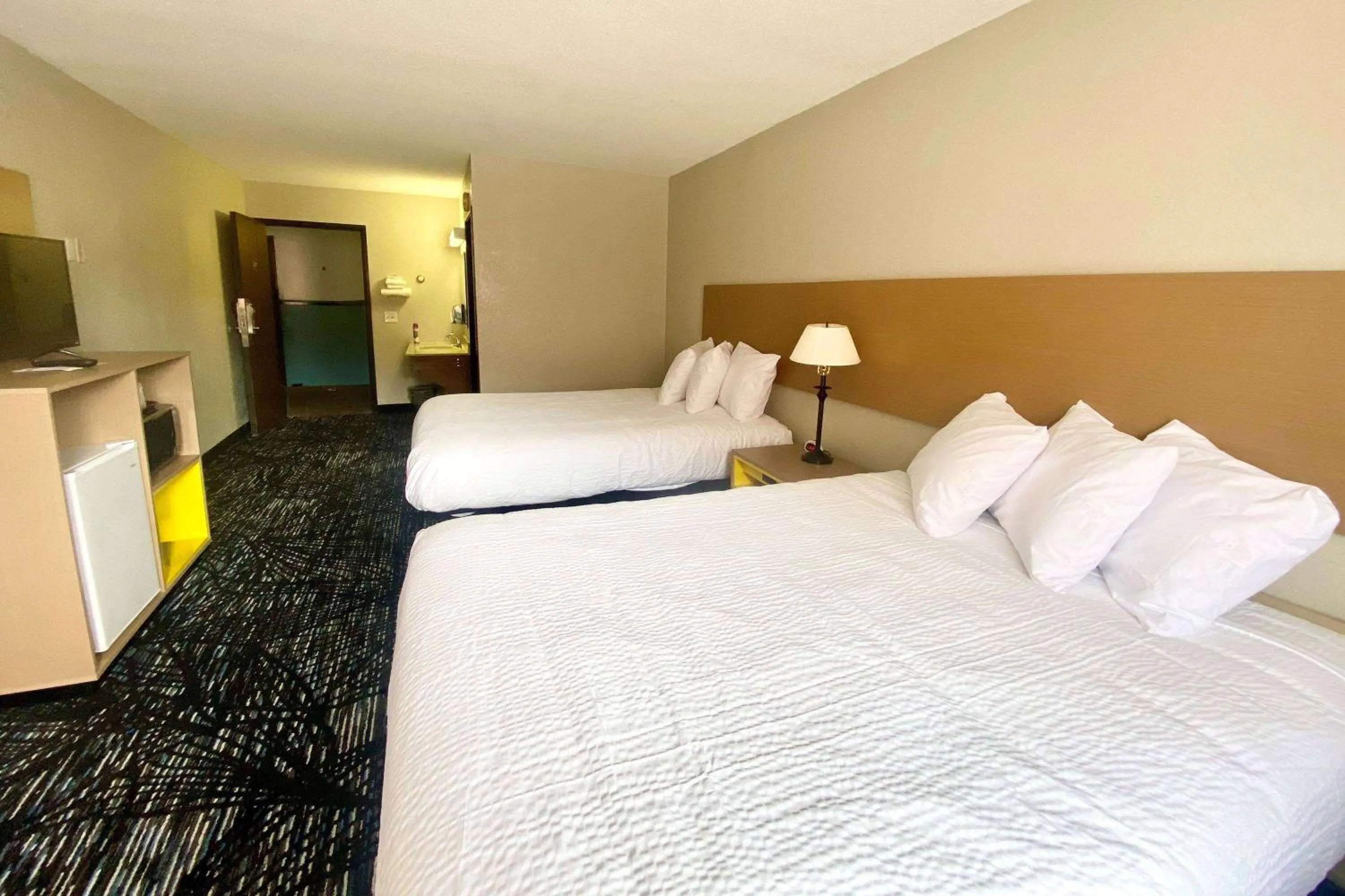 Photo of the whole room, Bed in Days Inn by Wyndham Bad Axe