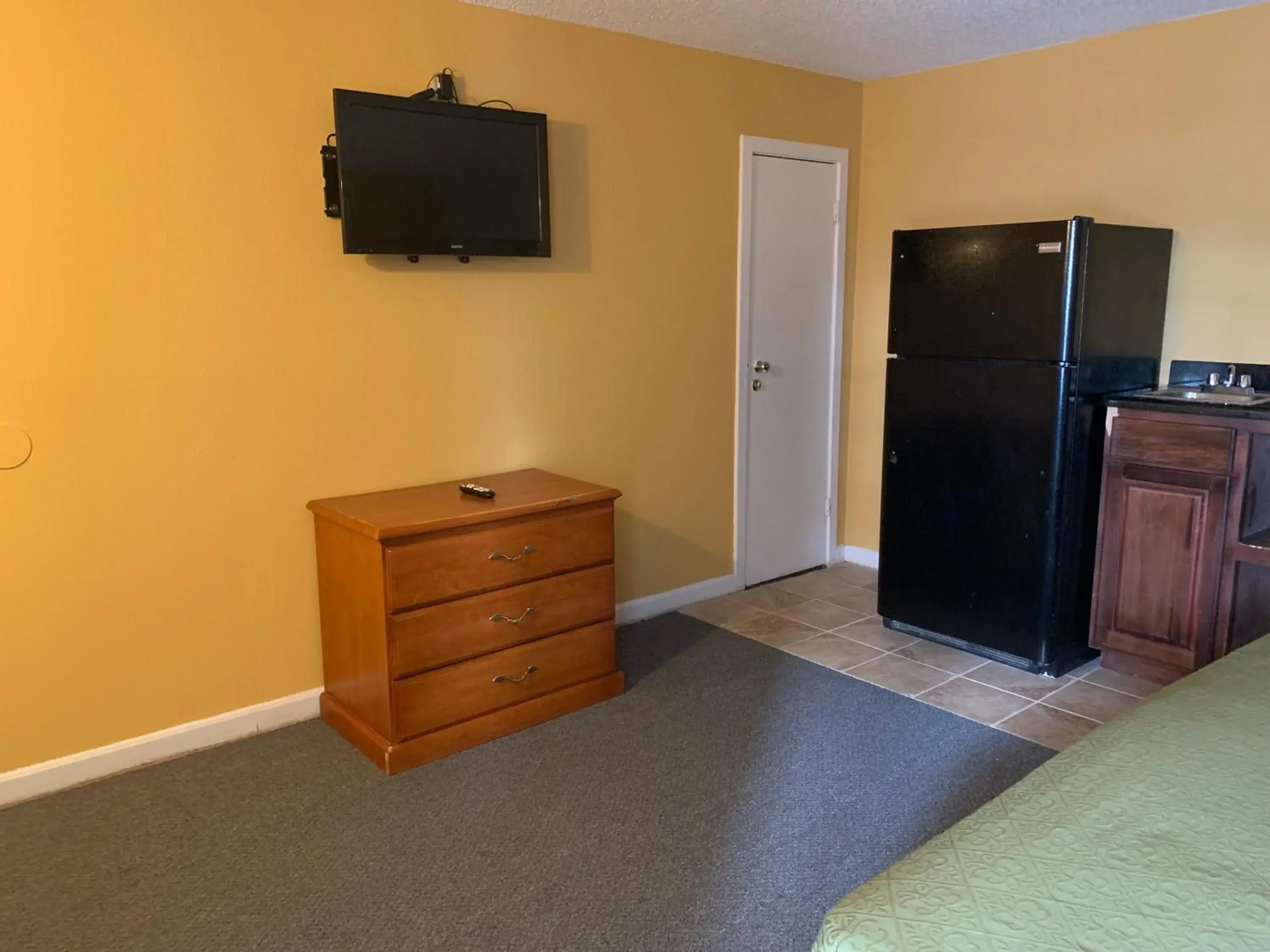 King Room in La Vista Inn King Room in La Vista Inn