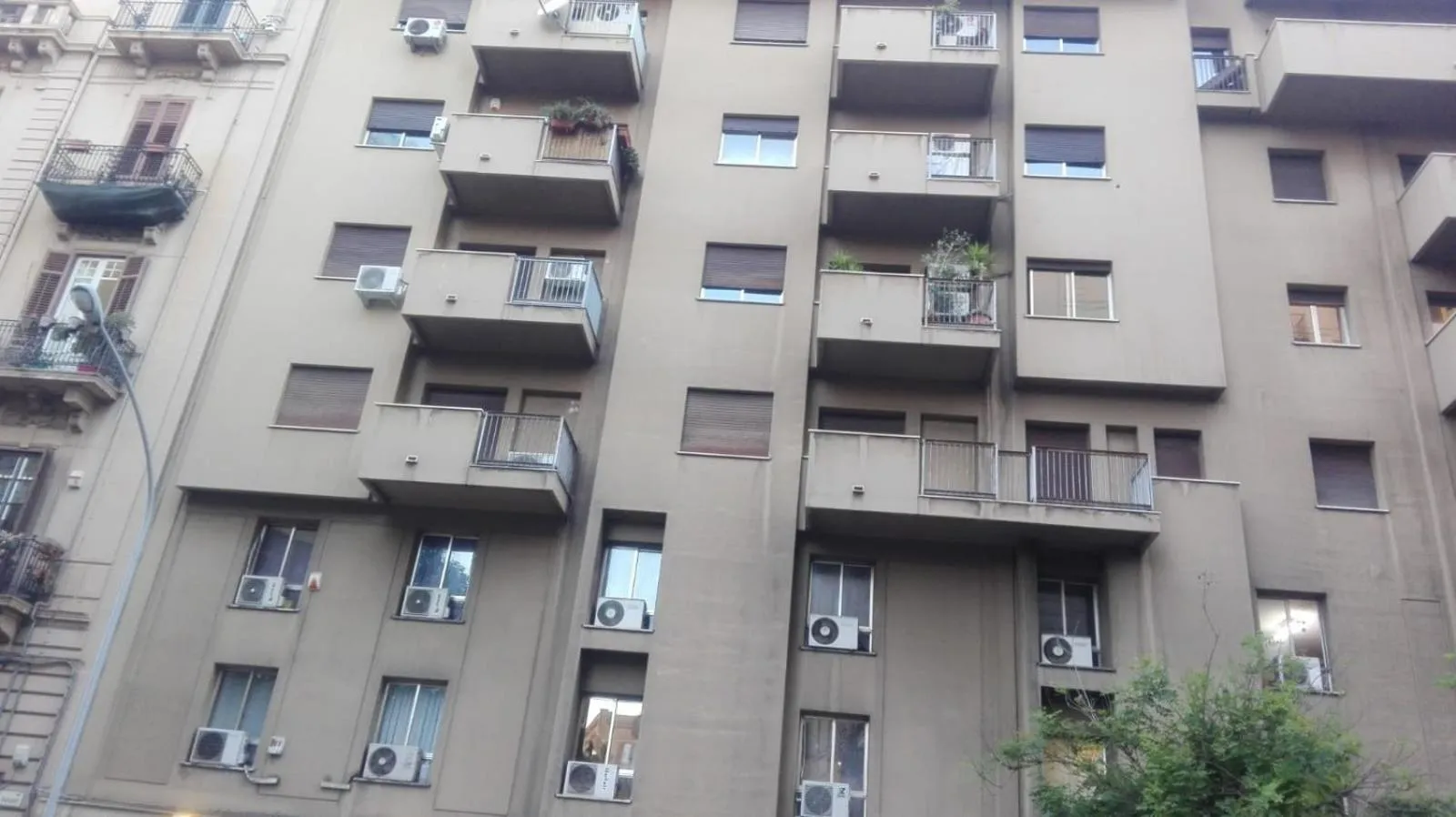 Property building in B&B Alexander-Room and Breakfast