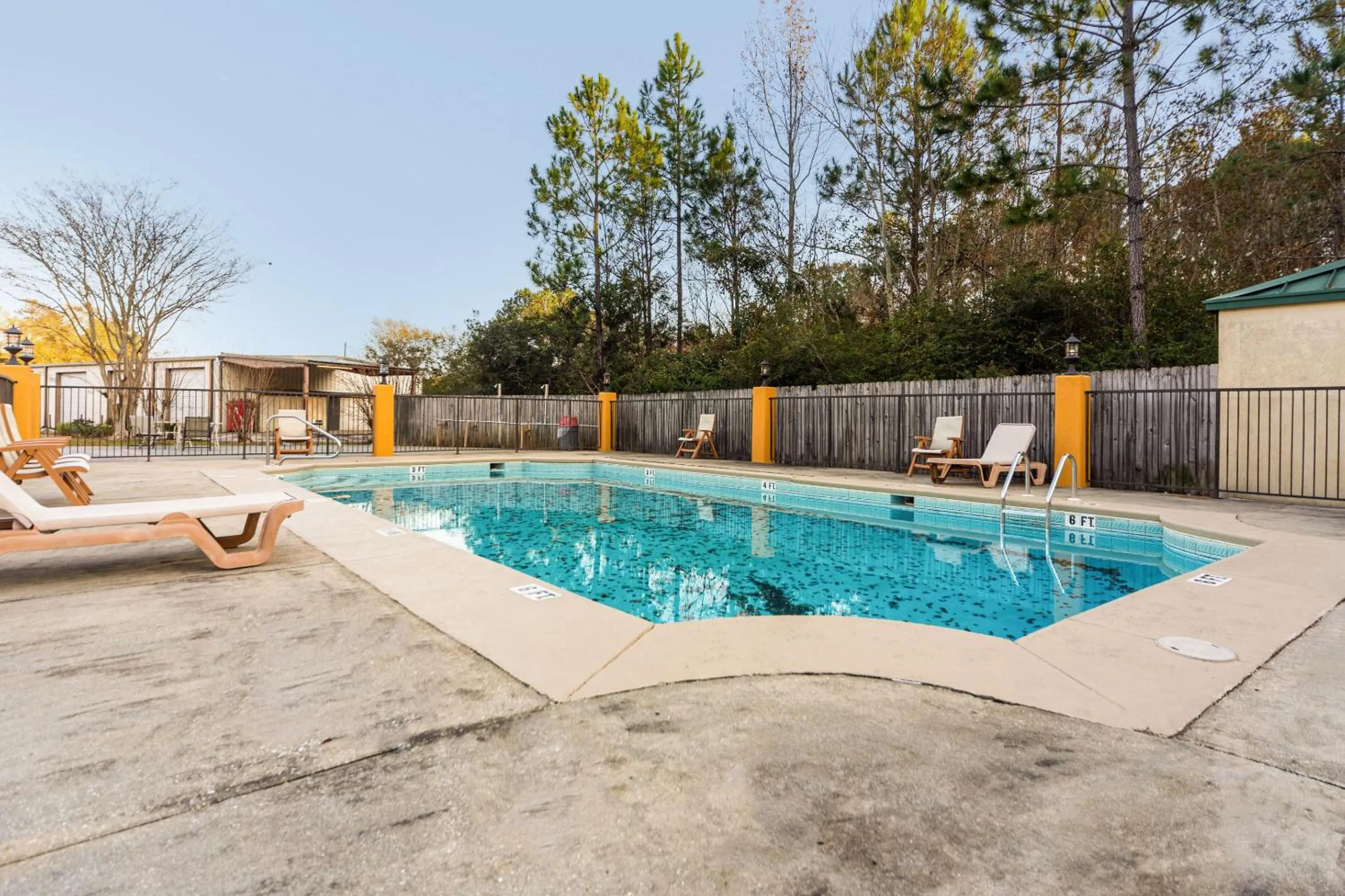Swimming Pool in Days Inn by Wyndham Atmore