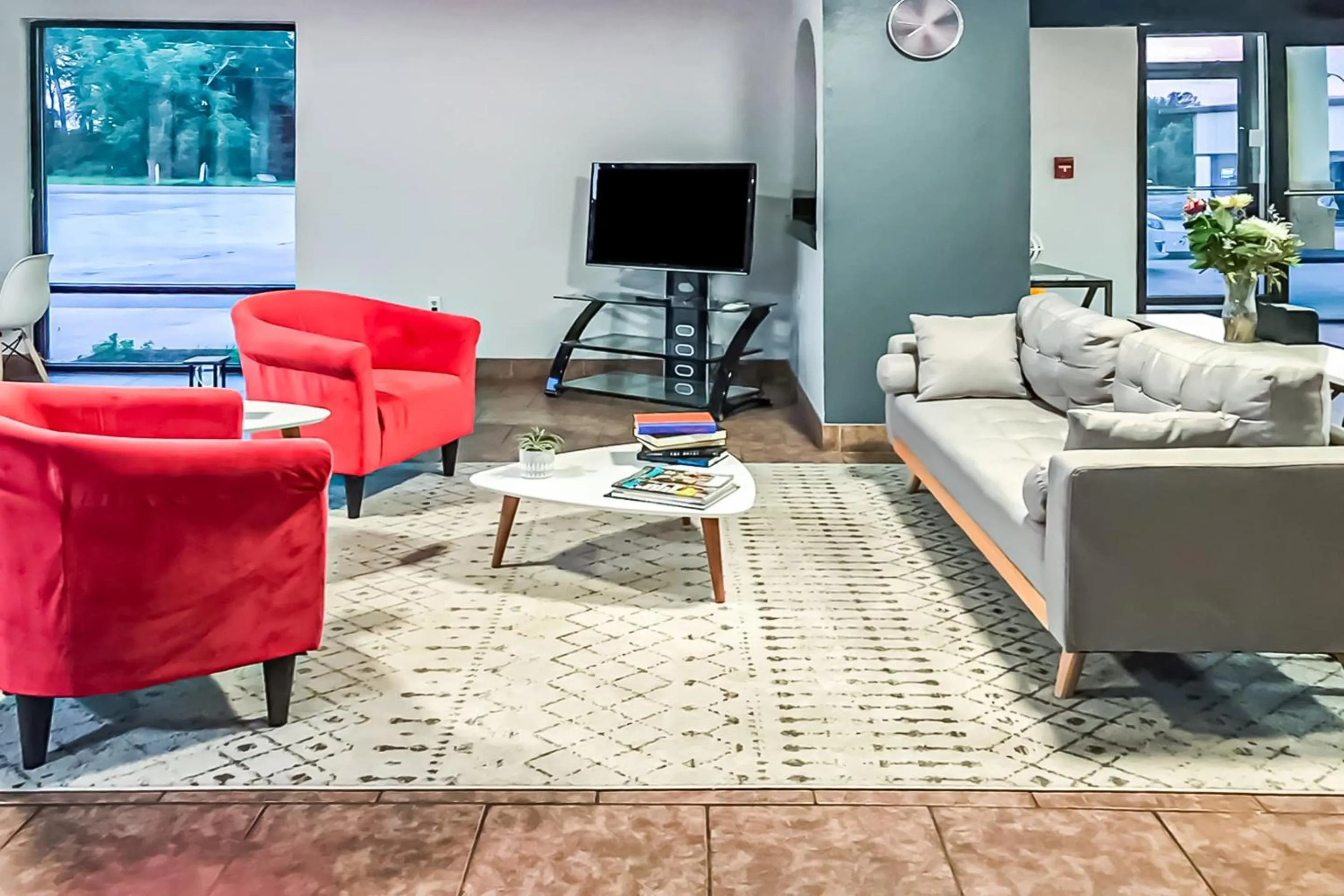 Dining area, Seating Area in Days Inn by Wyndham Atmore