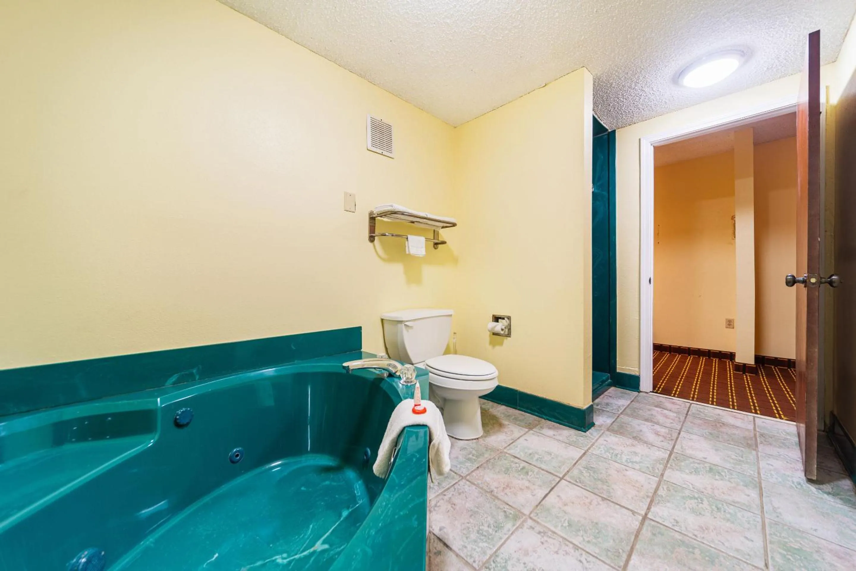 Bathroom in Days Inn by Wyndham Atmore