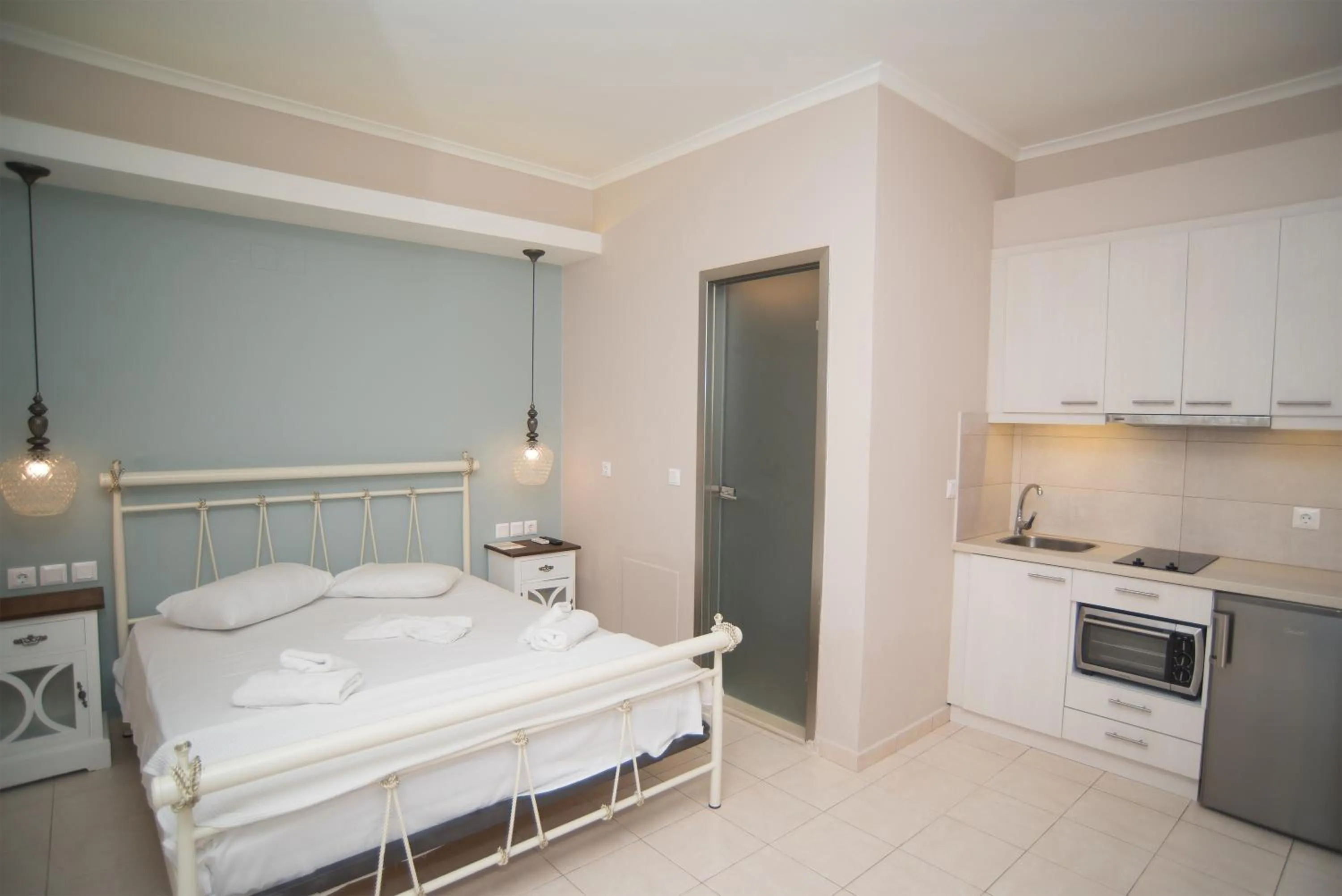 Photo of the whole room, Bed in Studios Artemis