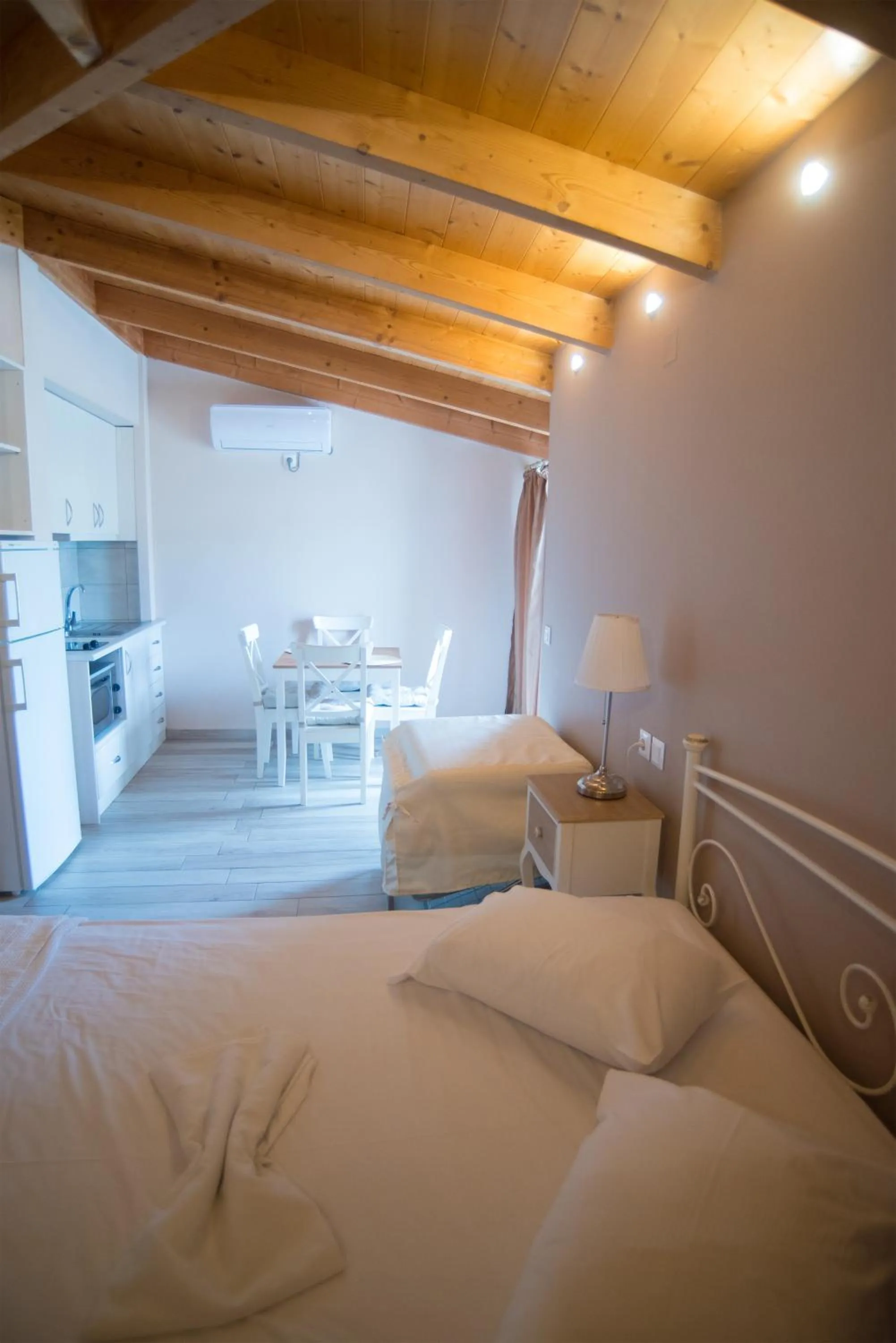 Photo of the whole room, Bed in Studios Artemis