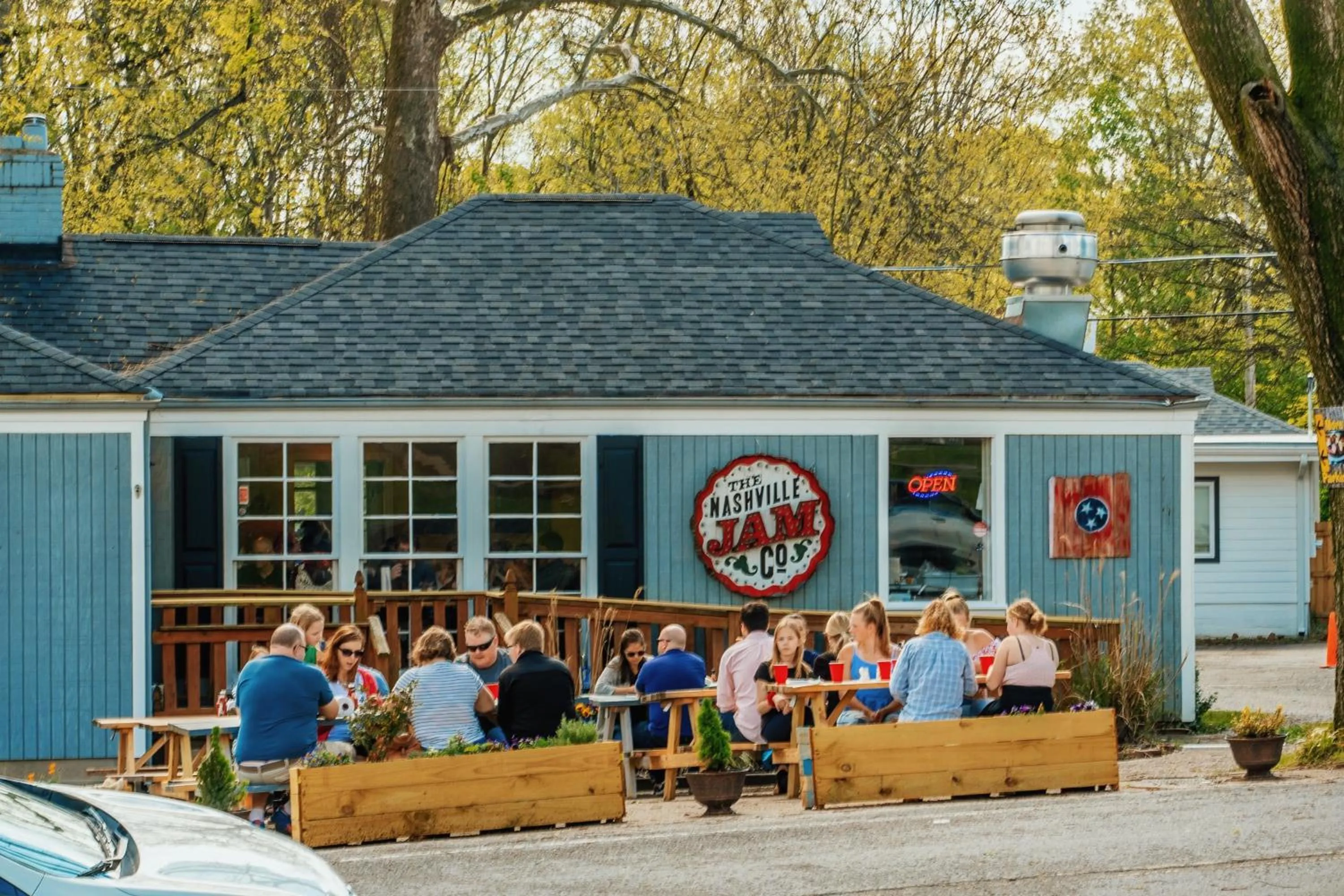 Restaurant/places to eat in The Iris Motel