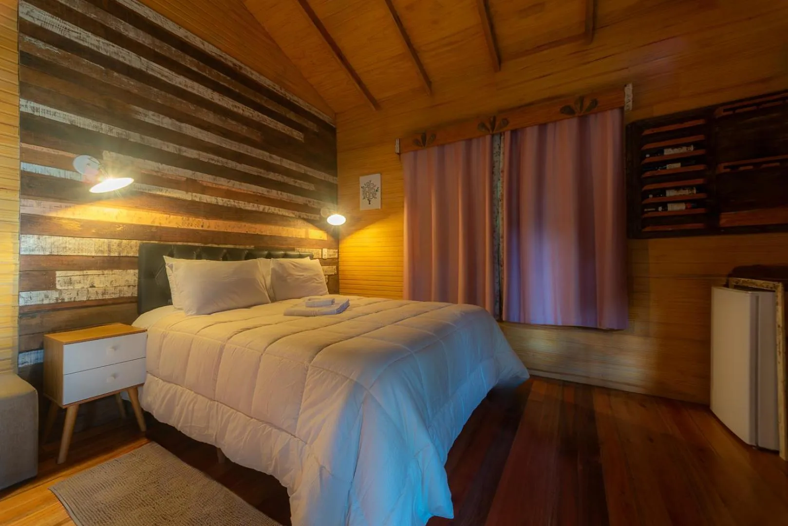 Property building, Bed in Pousada Caminhos da Natureza