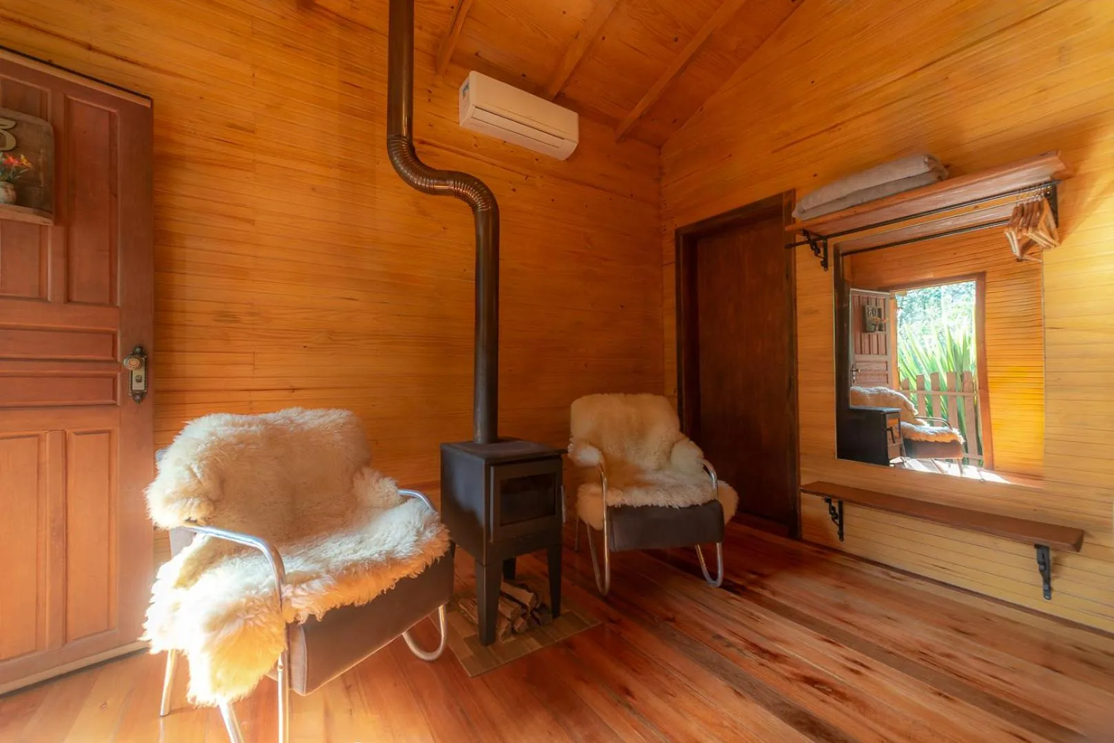 fireplace in Pousada Caminhos da Natureza