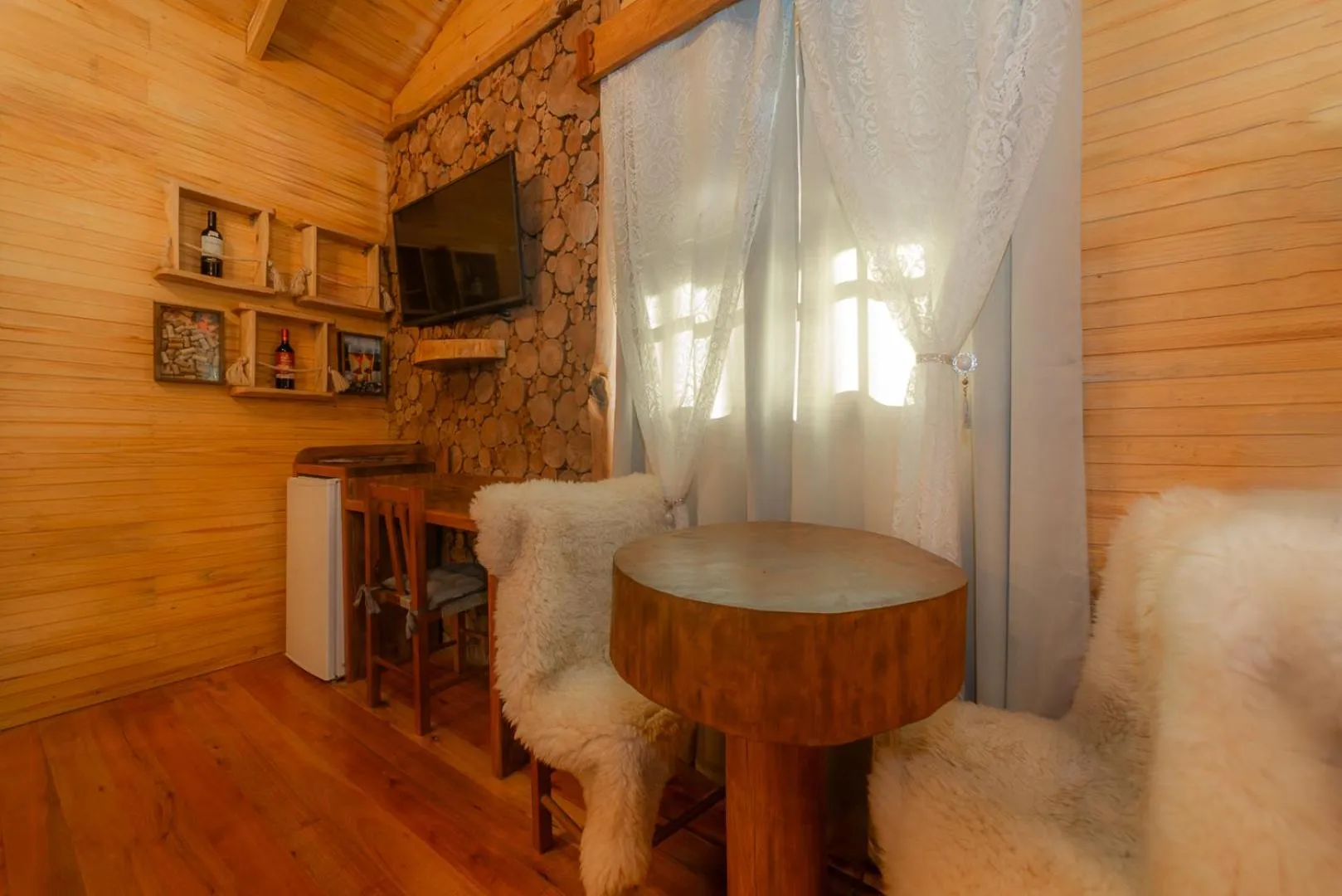 Communal lounge/ TV room in Pousada Caminhos da Natureza