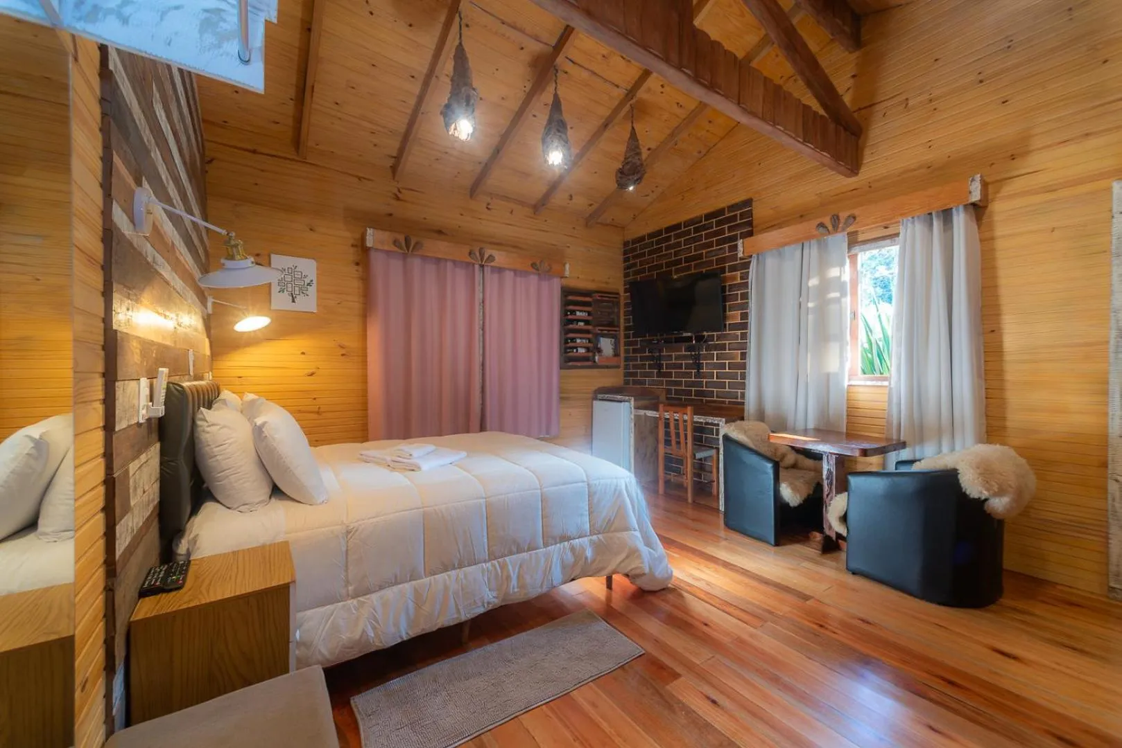 Property building, Bed in Pousada Caminhos da Natureza