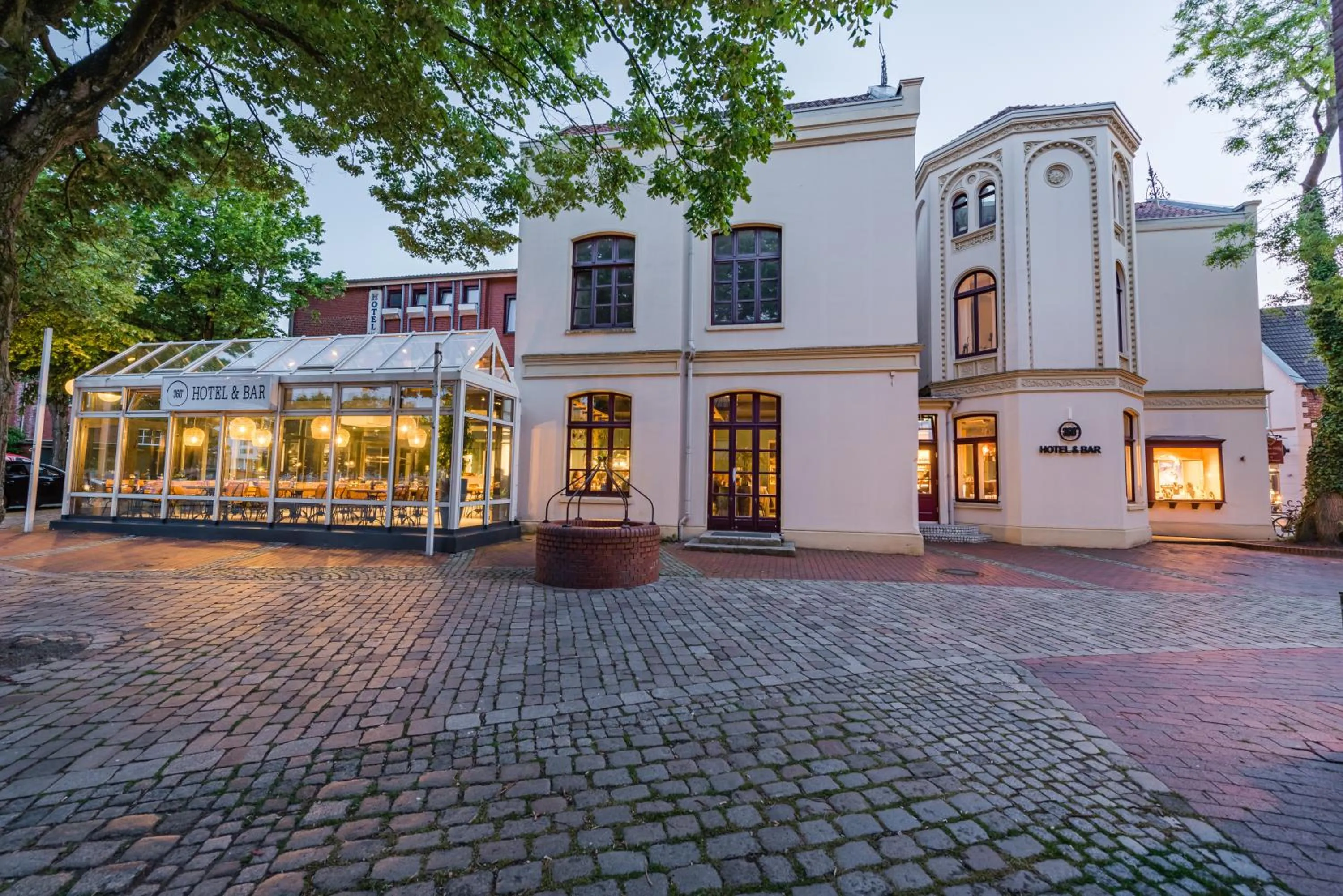 Property building in 360 Grad Hotel & Bar